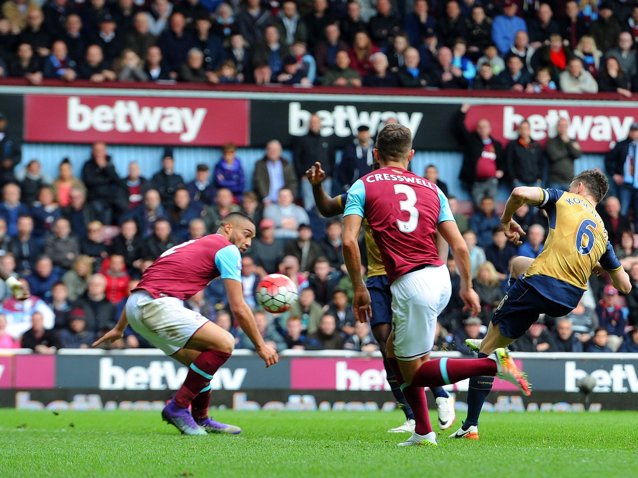 &#13;
Laurent Koscielny sweeps home the equaliser &#13;