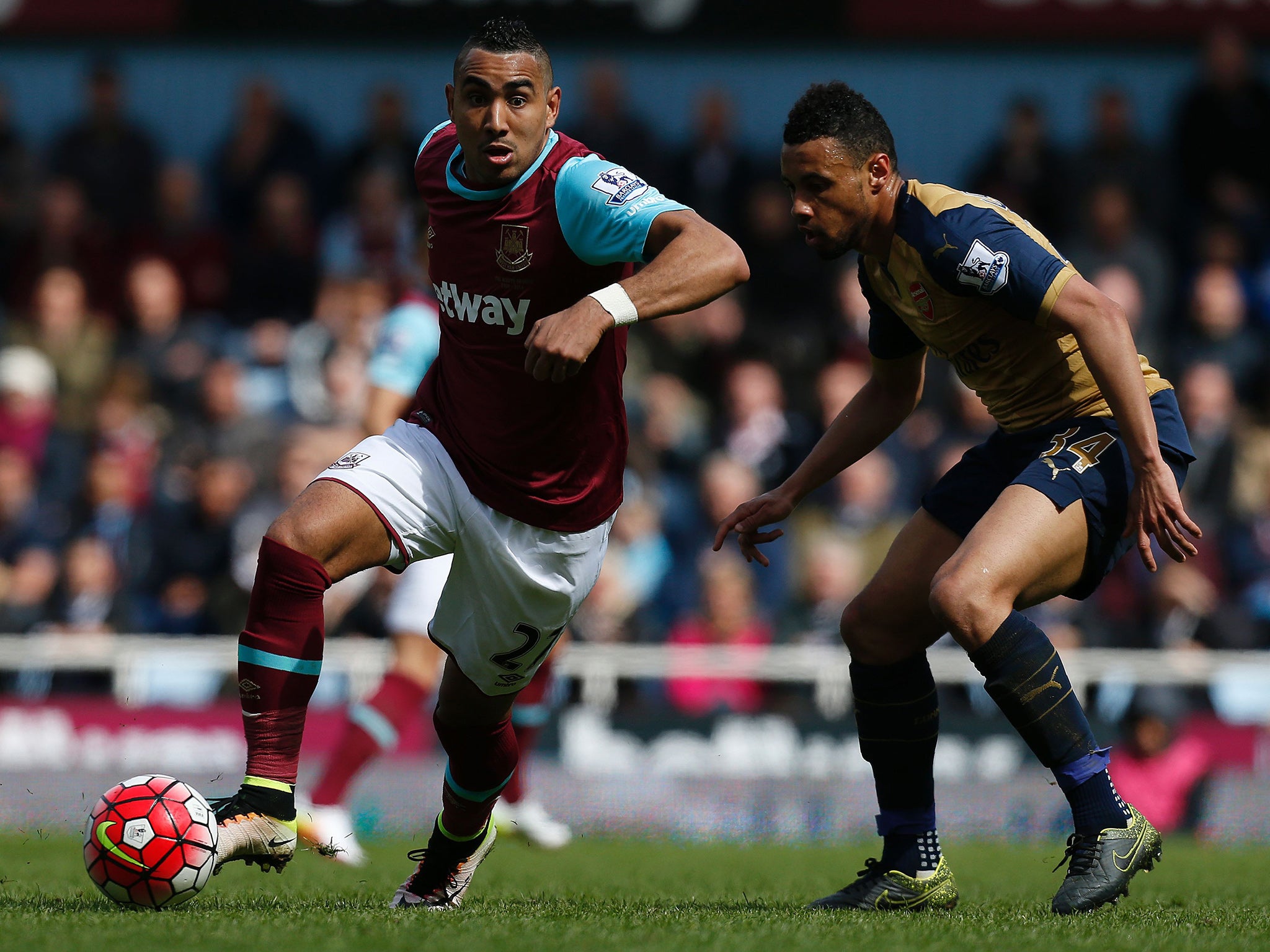 Payet skips past Francis Coquelin