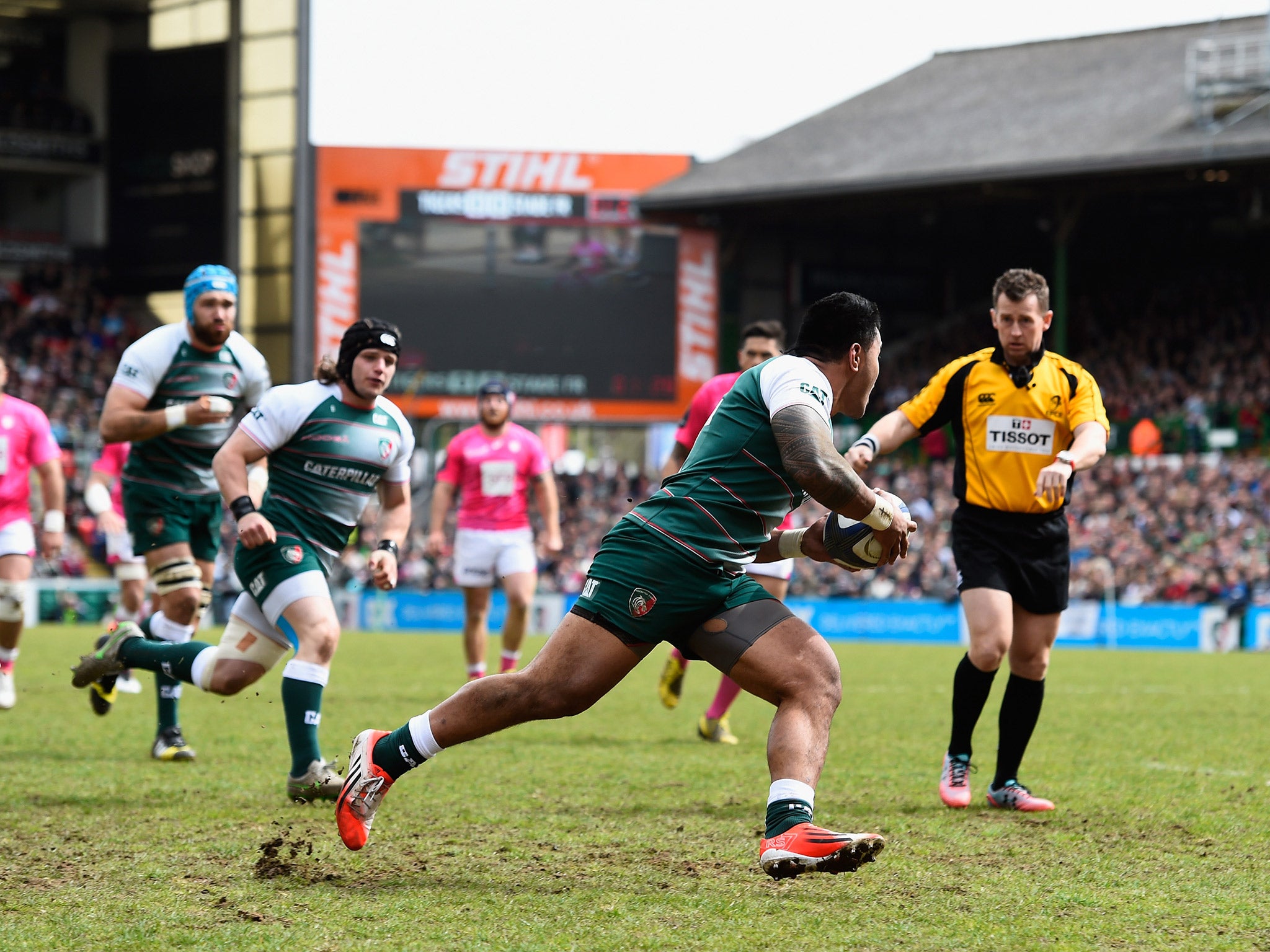 Manu Tuilagi scores the first try of the match for Leicester