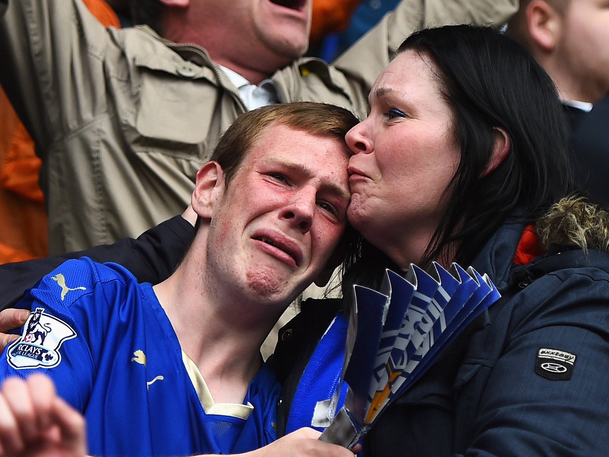 One fan is overcome with emotion after Jamie Vardy scores against Sunderland
