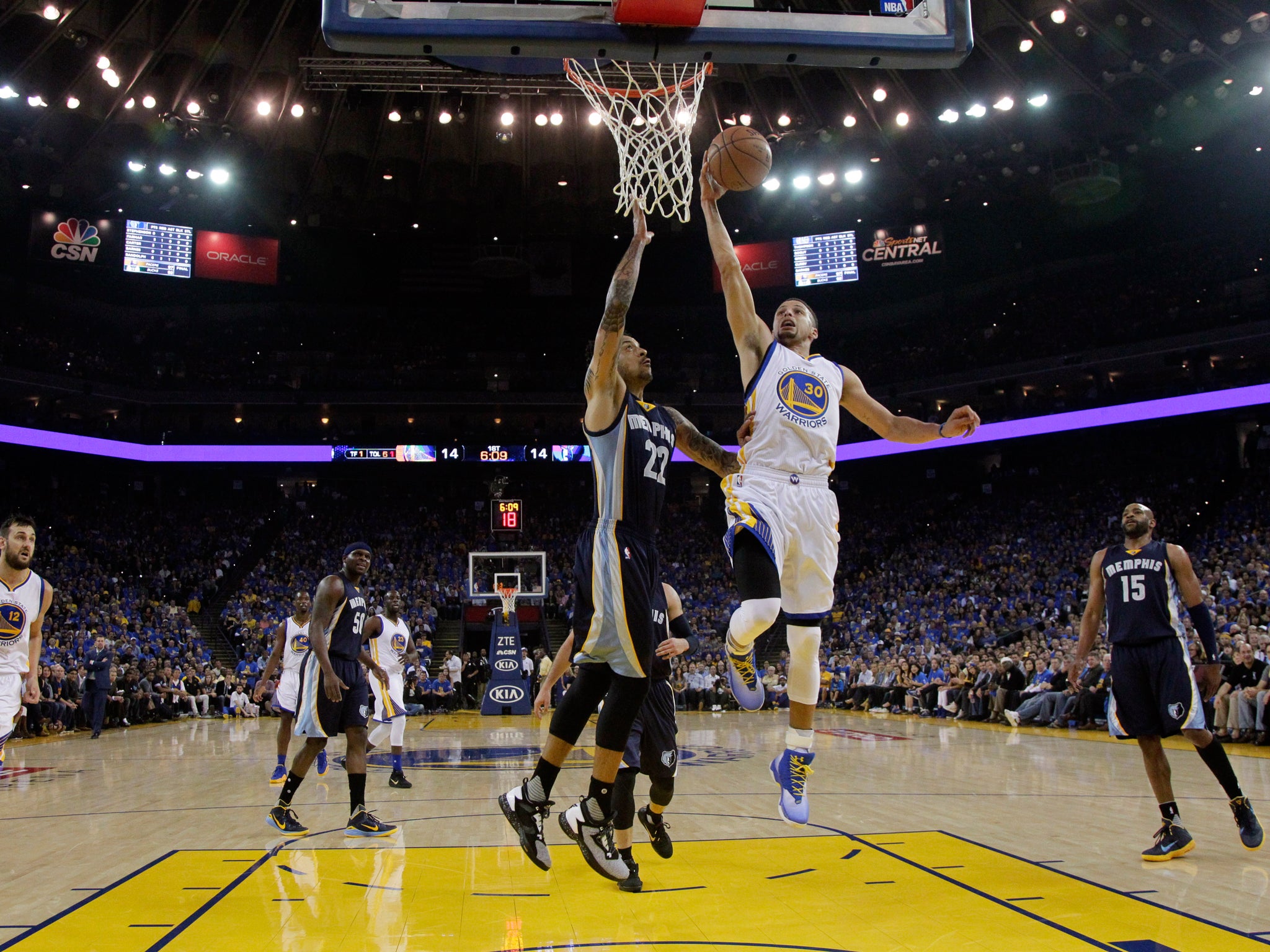 Golden State Warriors' Steph Curry in record-breaking game against the Memphis Grizzlies AP