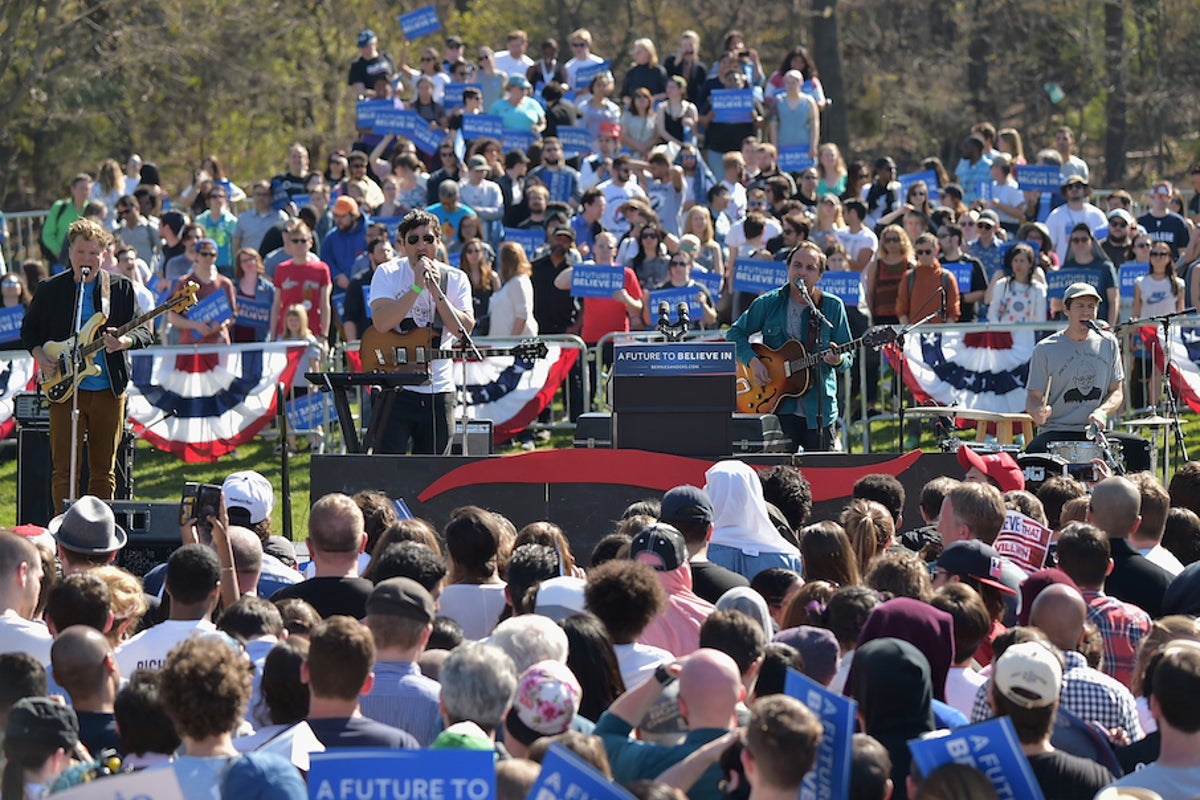 Grizzly Bear, EPMD and Tanya Stephens perform at Bernie Sanders rally ...