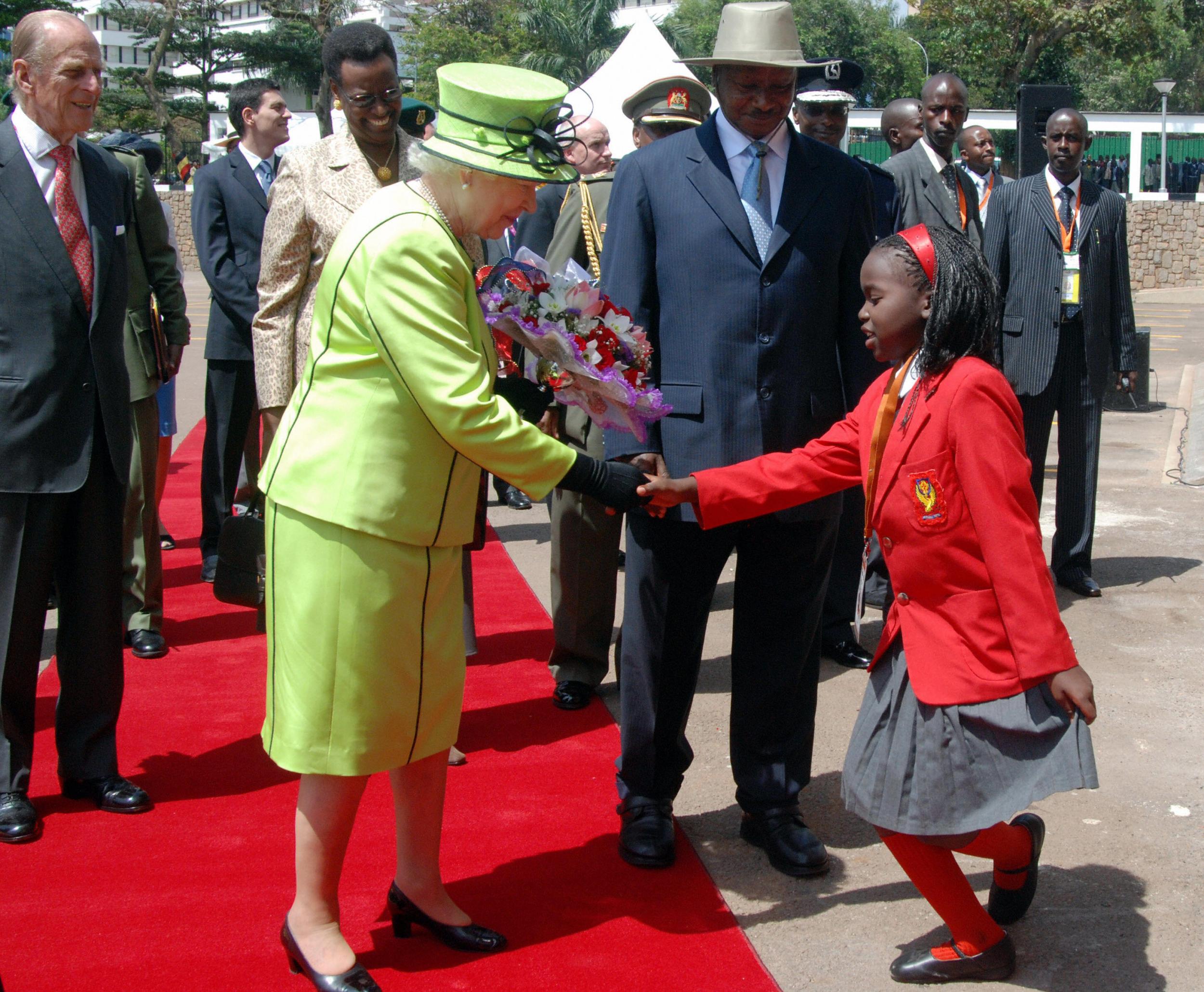 The Queen meeting Yoweri Museveni in 2015 (Getty)