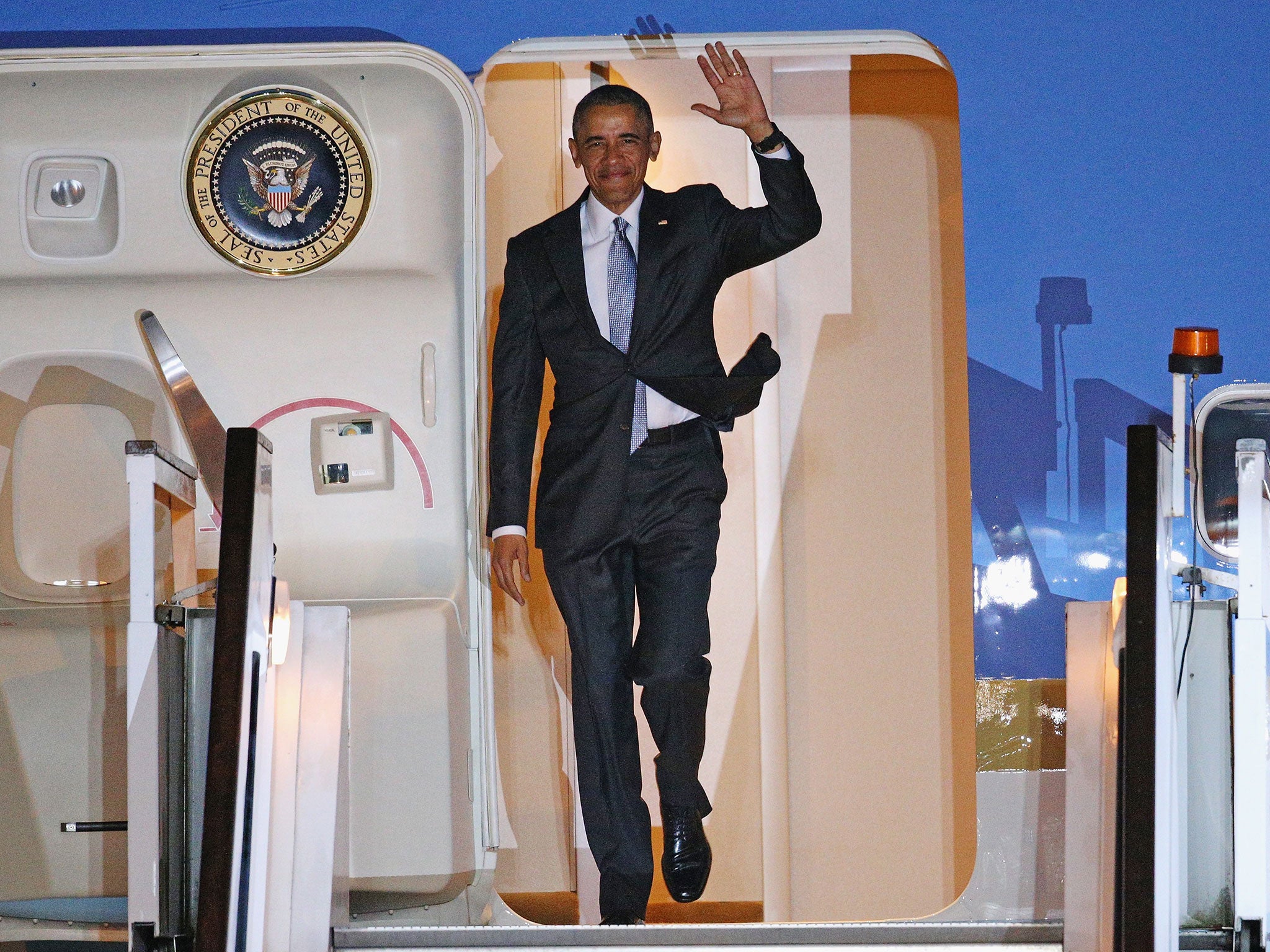 US President Barack Obama steps off Air Force One upon arrival at Stansted Airport on April 21, 2016 in London, England.