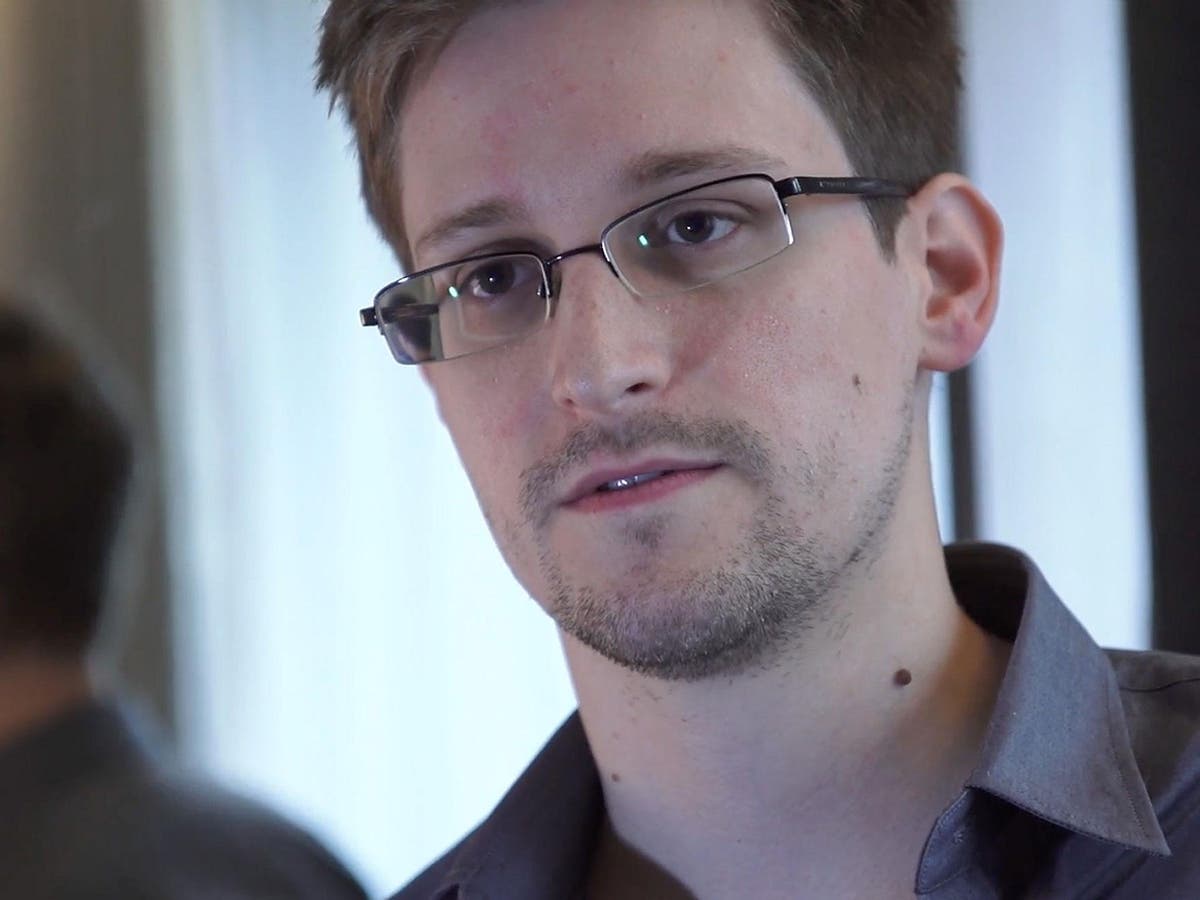 Edward Snowden ‘would love’ to be granted asylum in France