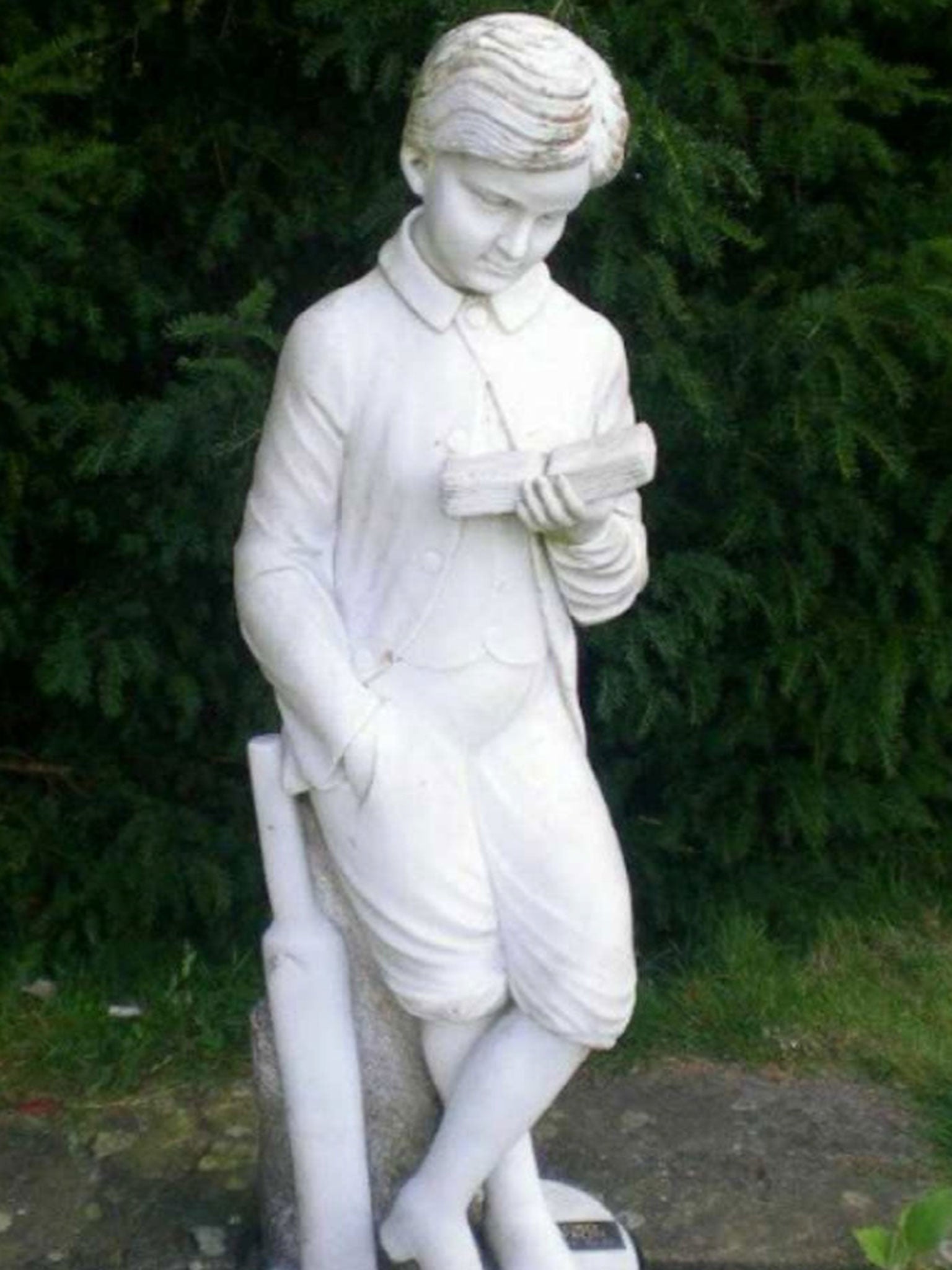 The statue of Lord Byron was stolen from Godmersham Park on Wednesday, 20 April 2016.