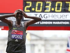 London Marathon 2016 winner Eliud Kipchoge misses out on world record by 7 seconds after 26.2-mile race