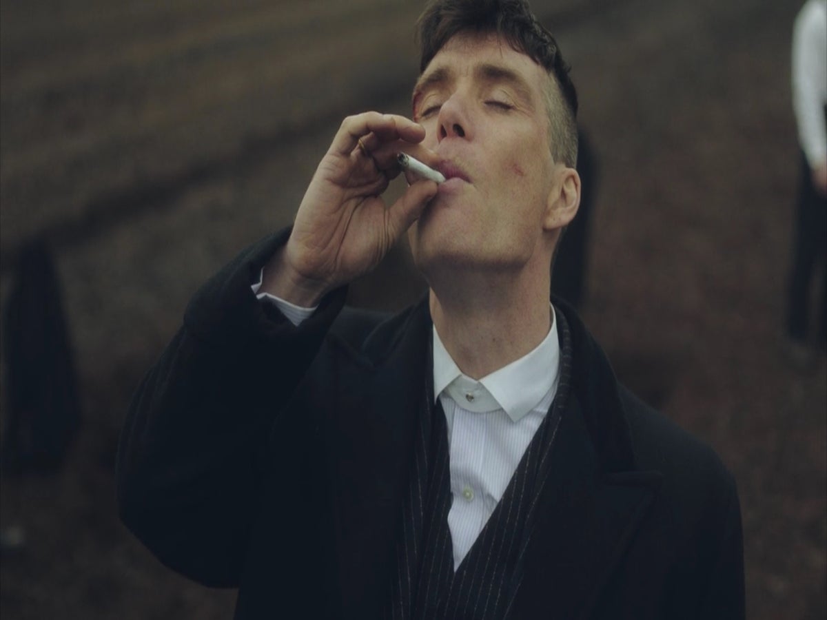 how many cigarettes has tommy shelby smoke Peaky Blinders: Cillian Murphy has smoked over 3,000 (herbal) cigarettes  playing Tommy Shelby | The Independent