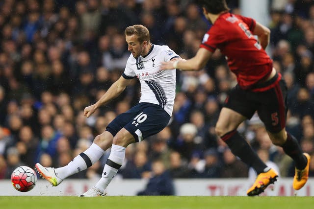 Harry Kane has a chance for Tottenham