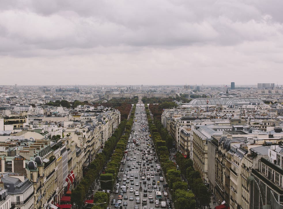 Paris introduces once a month ban on cars in bid to tackle air pollution | The Independent | The Independent