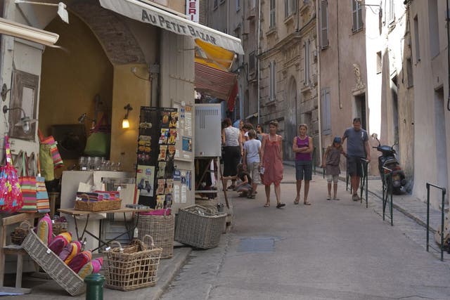 Bonifacio's narrow streets