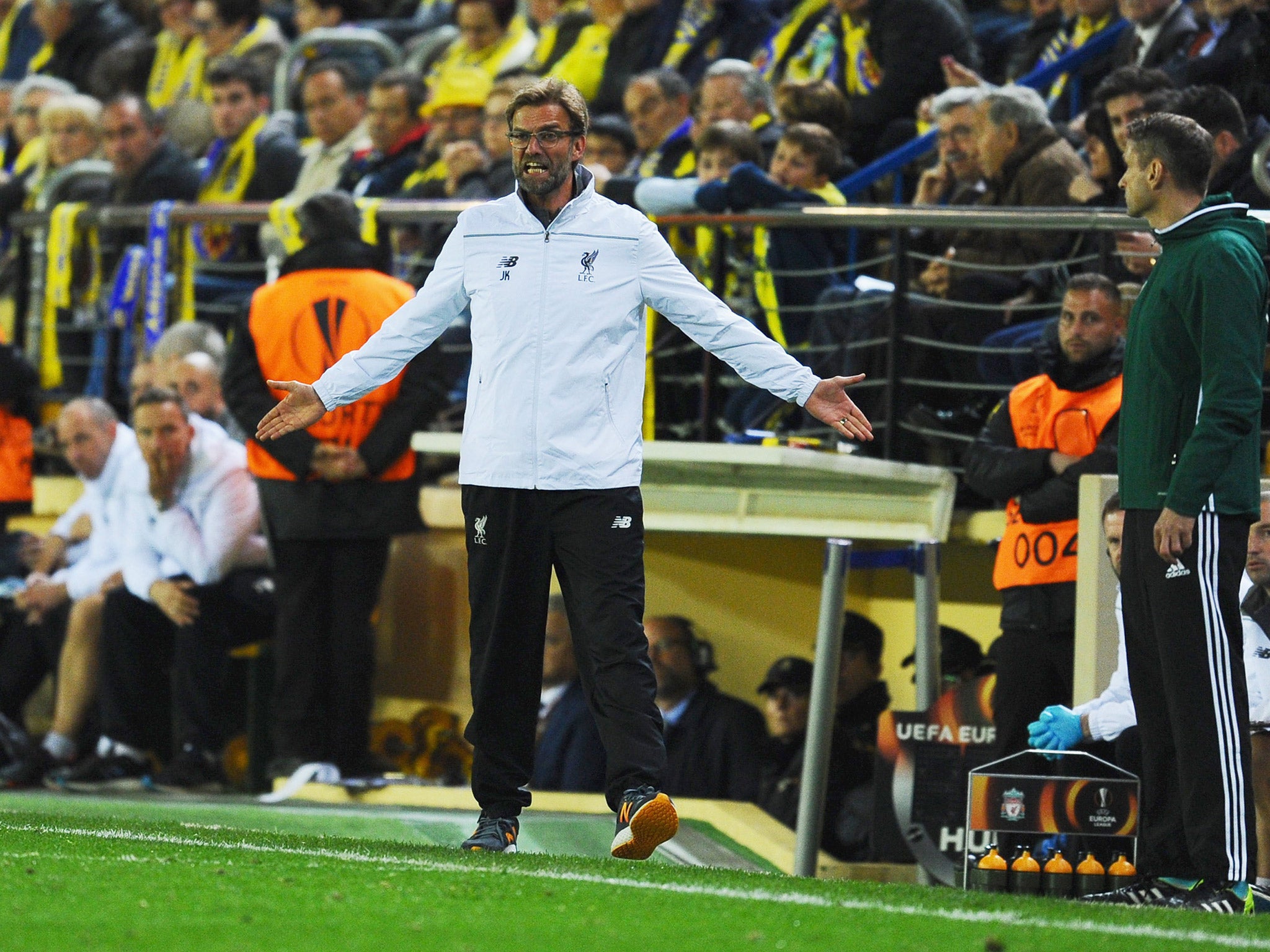 Jurgen Klopp reacts on the sidelines during Liverpool's 1-0 defeat by Villarreal