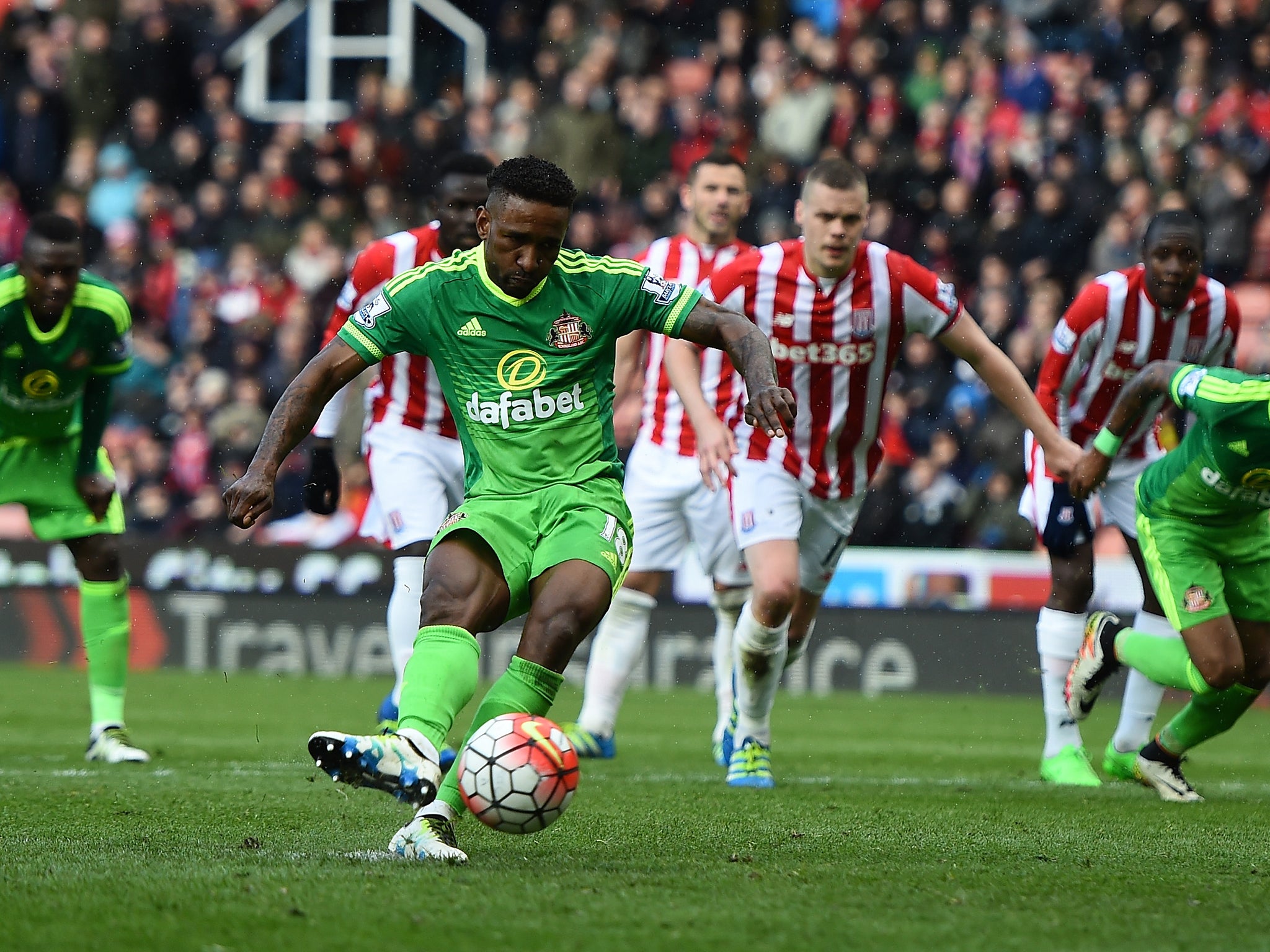 Jermain Defoe scores the equalising penalty