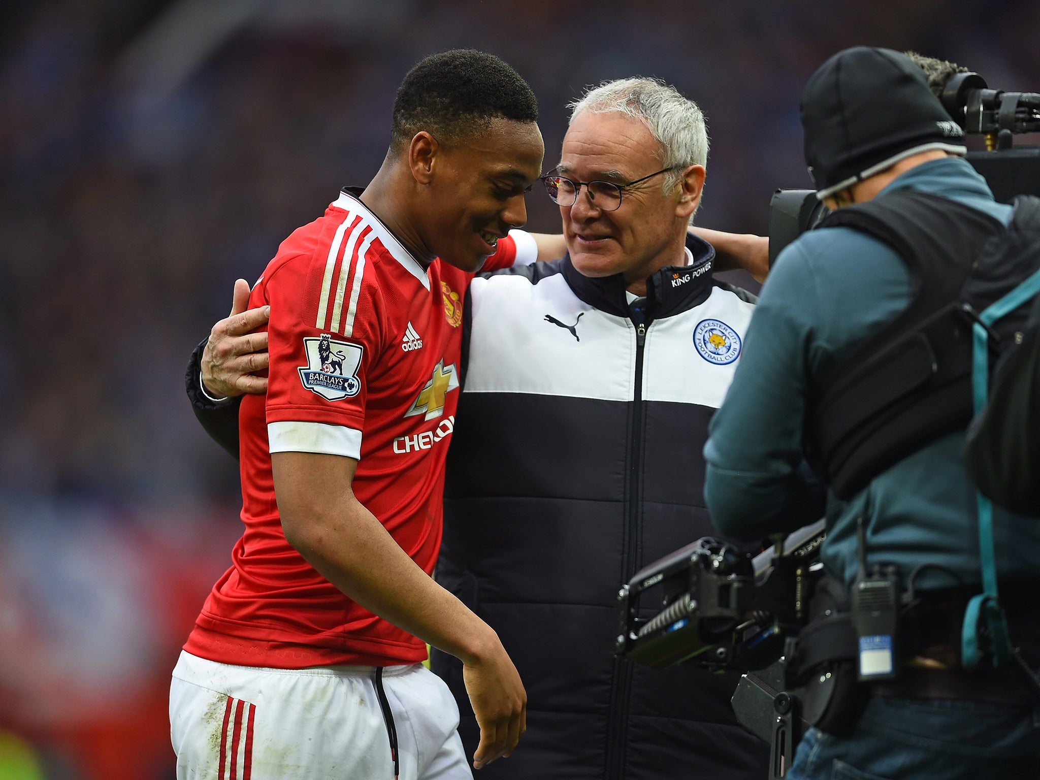 Claudio Ranieri congratulates Martial after the final whistle (Getty)