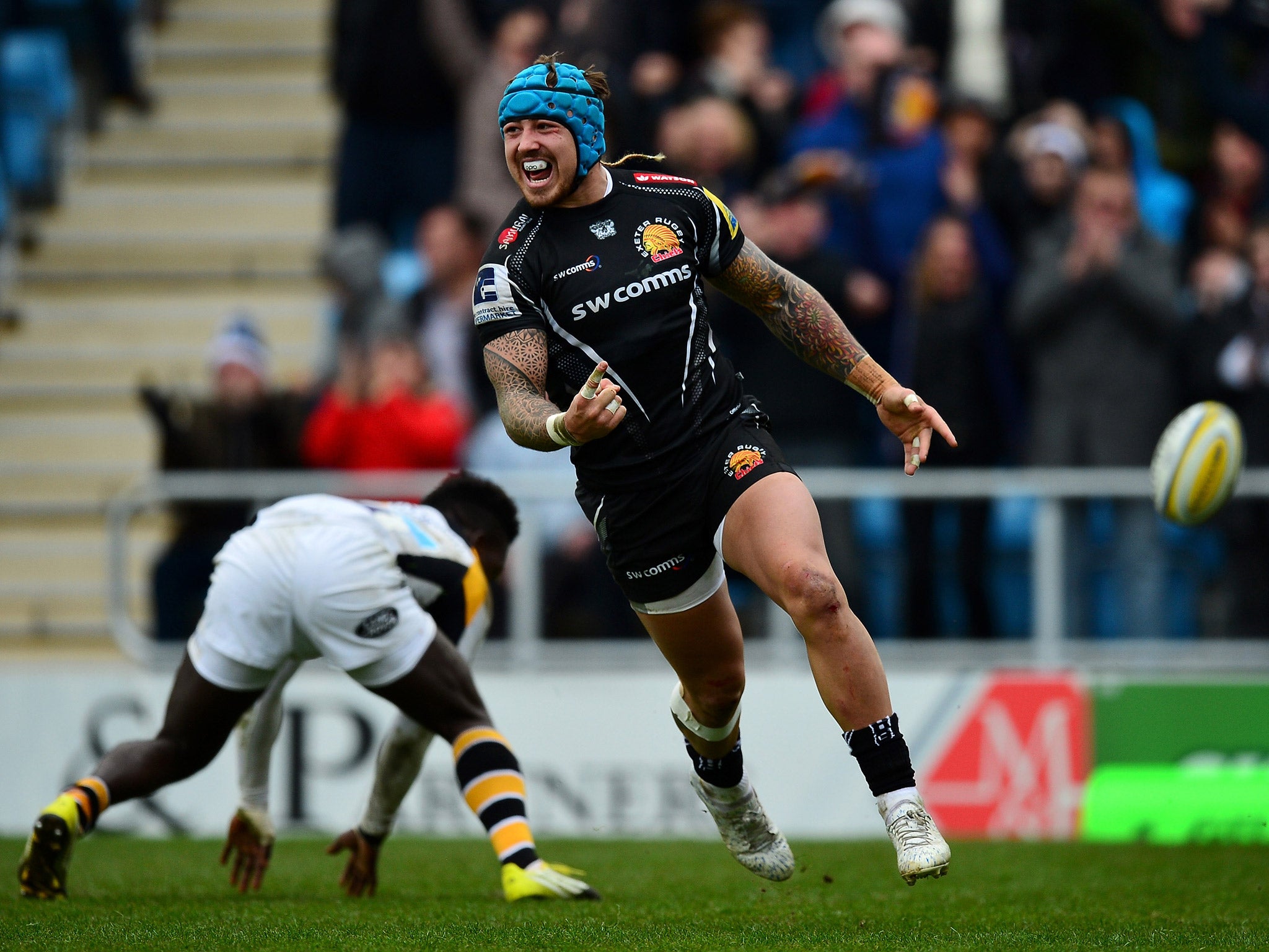 Jack Nowell celebrates after scoring Exeter's third try