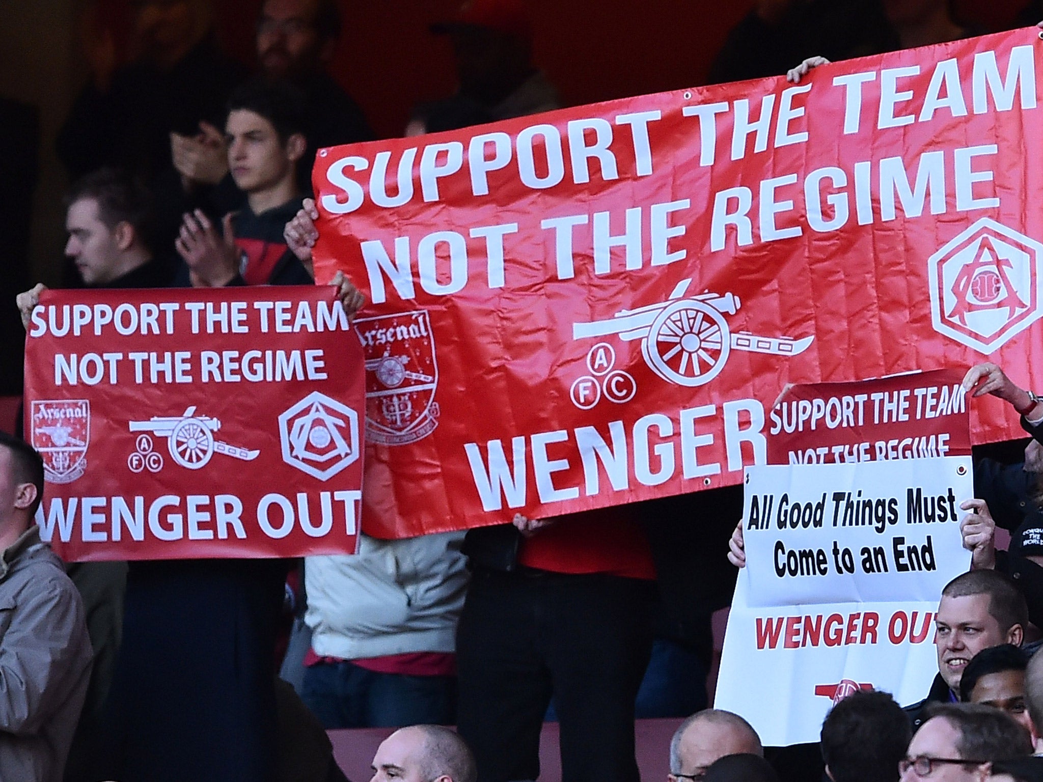 Arsenal fans protest against Arsene Wenger