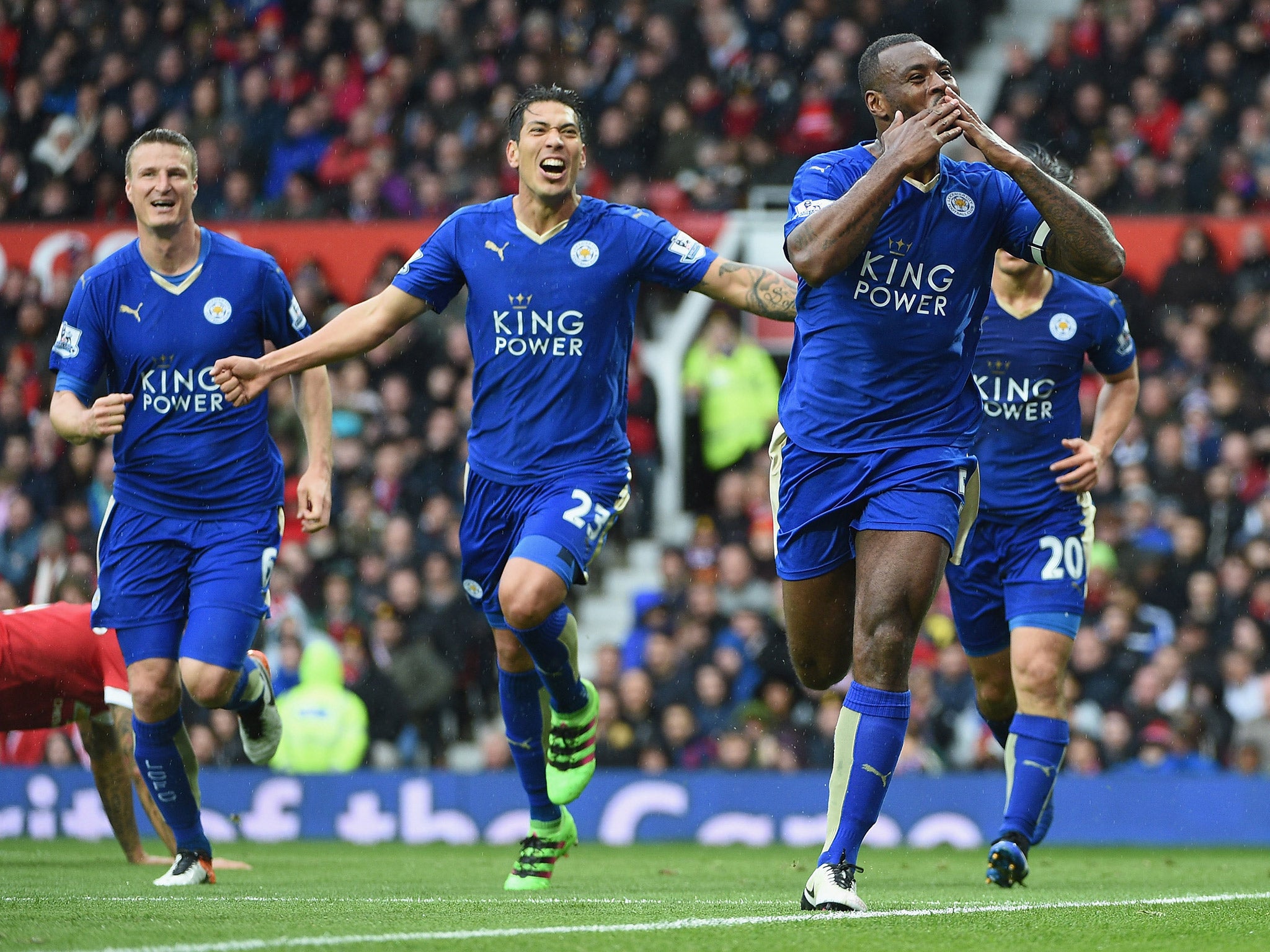 Wes Morgan celebrates scoring the equaliser for Leicester against Manchester United