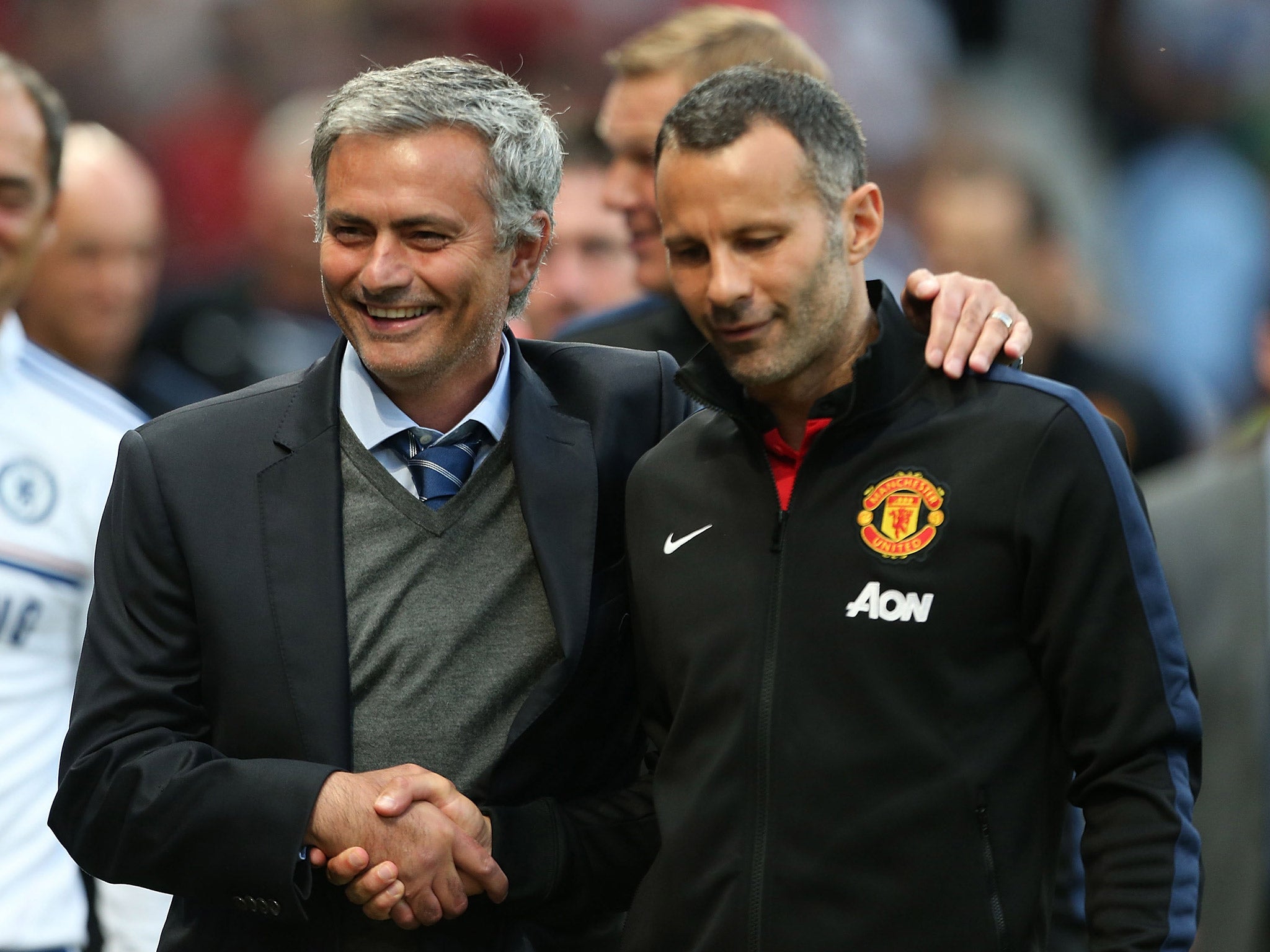 Ryan Giggs could choose to stay at Manchester United under Jose Mourinho