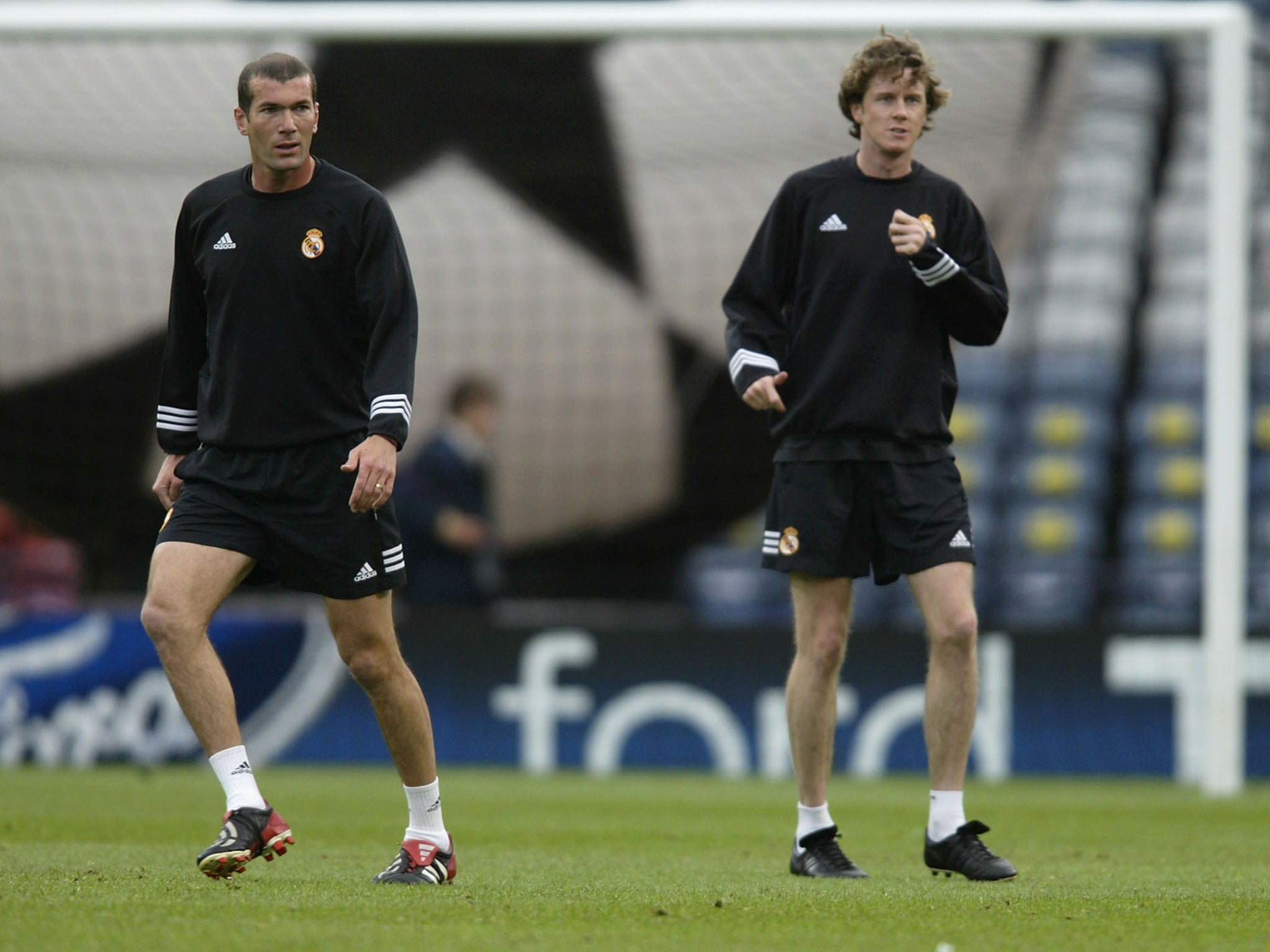 &#13;
Steve McManaman trains with Zinedine Zidane during their Real Madrid days &#13;