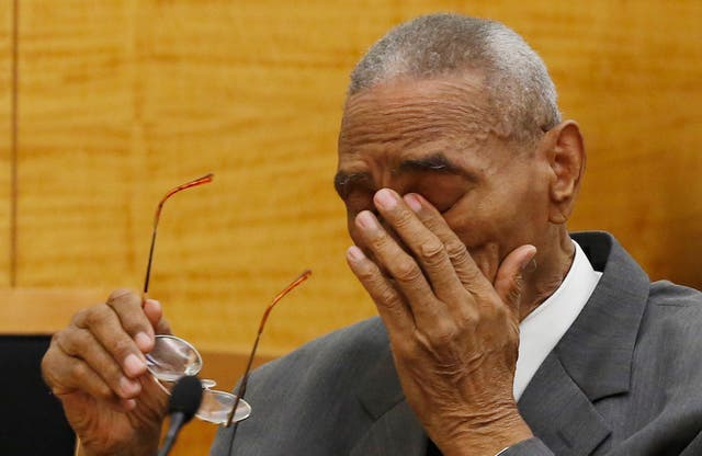 Paul Gatling wipes away tears at Brooklyn Supreme Court on May 2, 2016.