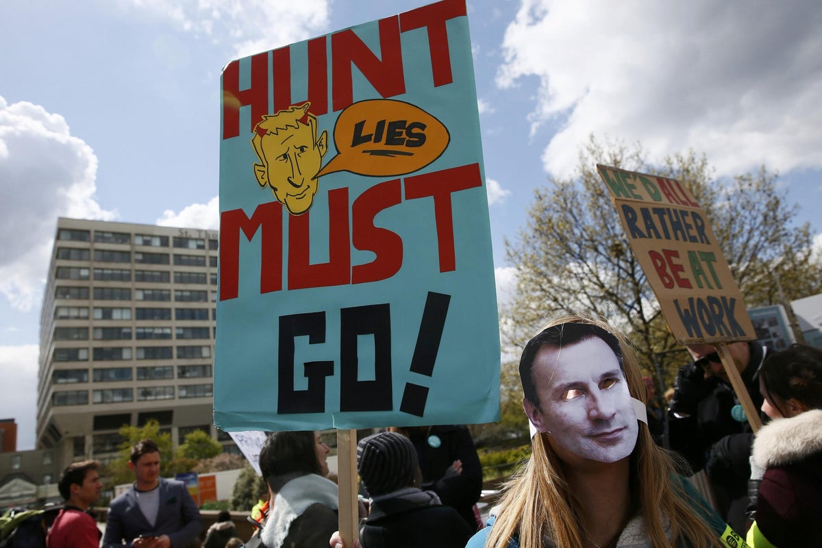 Nhs 'slipped backwards' under jeremy hunt and departure is 'long overdue', health experts say