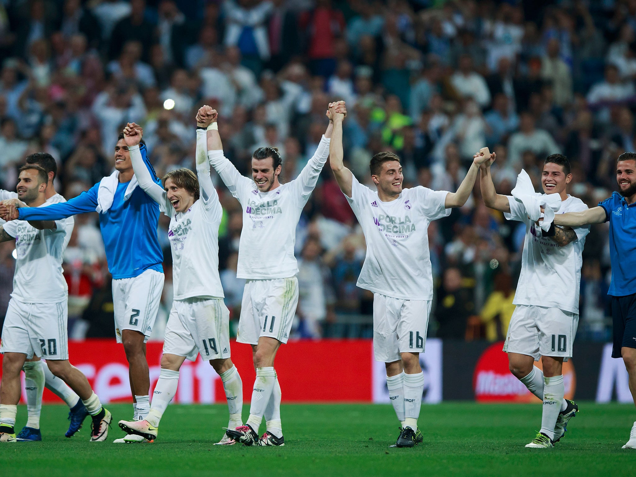 Gareth Bale (centre) celebrates with his Real Madrid team-mates