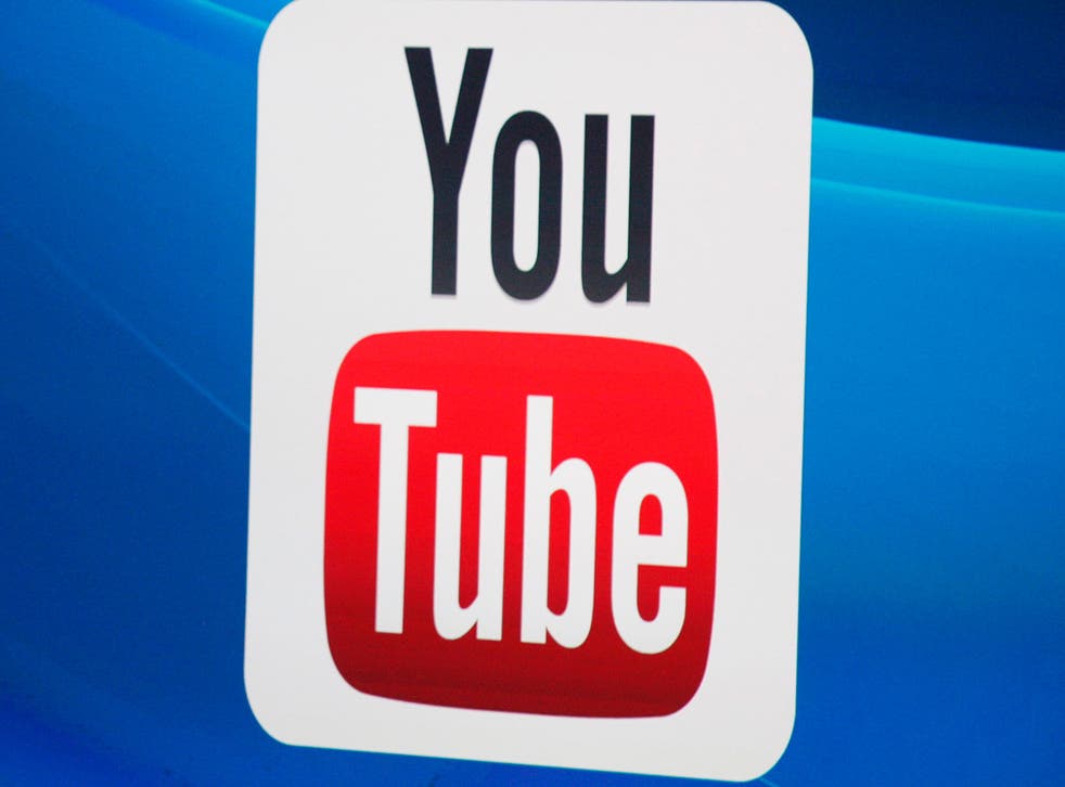 El logotipo de YouTube en la pantalla del E3 2014
