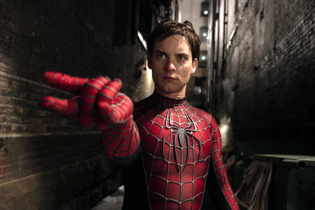 Tobey Maguire praises Tom Holland's Spider-Man after being mocked in meme |  The Independent | The Independent