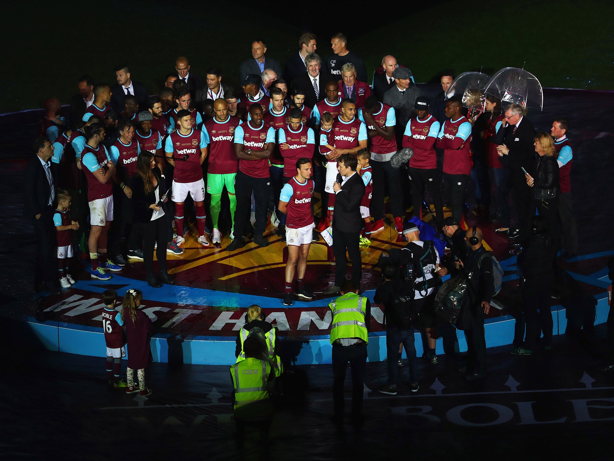 A view of the farewell ceremony at the Boleyn Ground as the current squad expressed their thanks to the fans