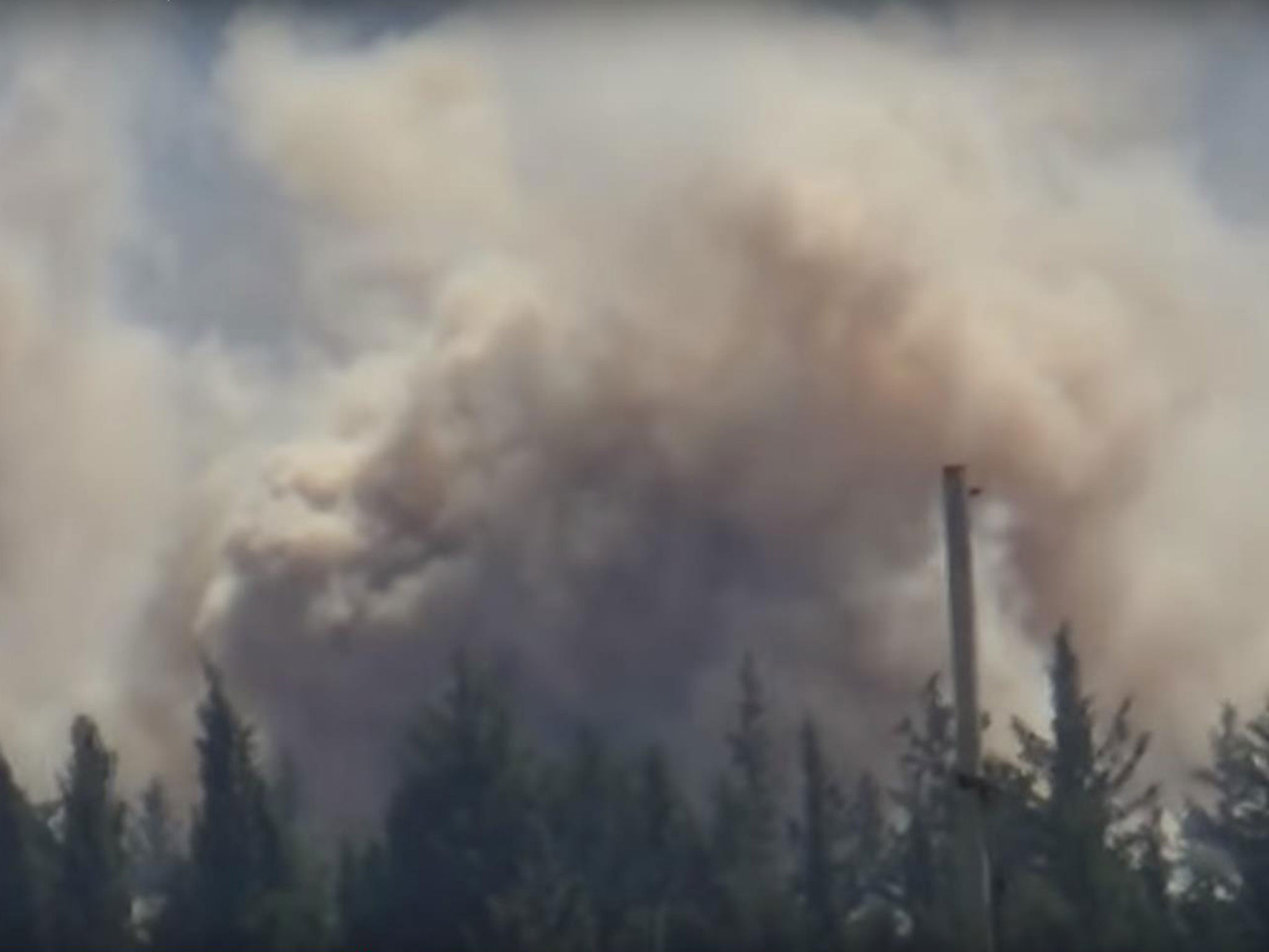 Footage claiming to show barrel bombing in Khan Eshieh on 12 May 2016
