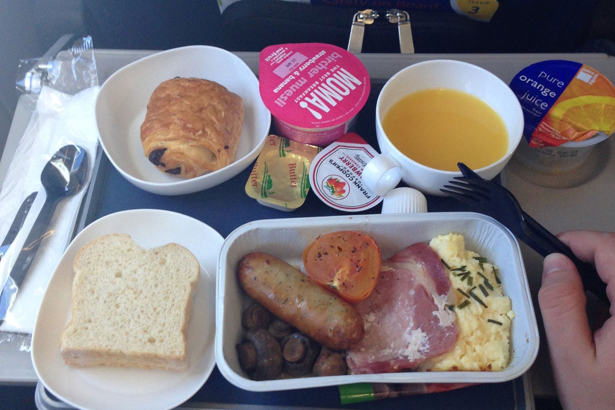 British Airways cuts hot breakfast service in latest business class ‘trial’