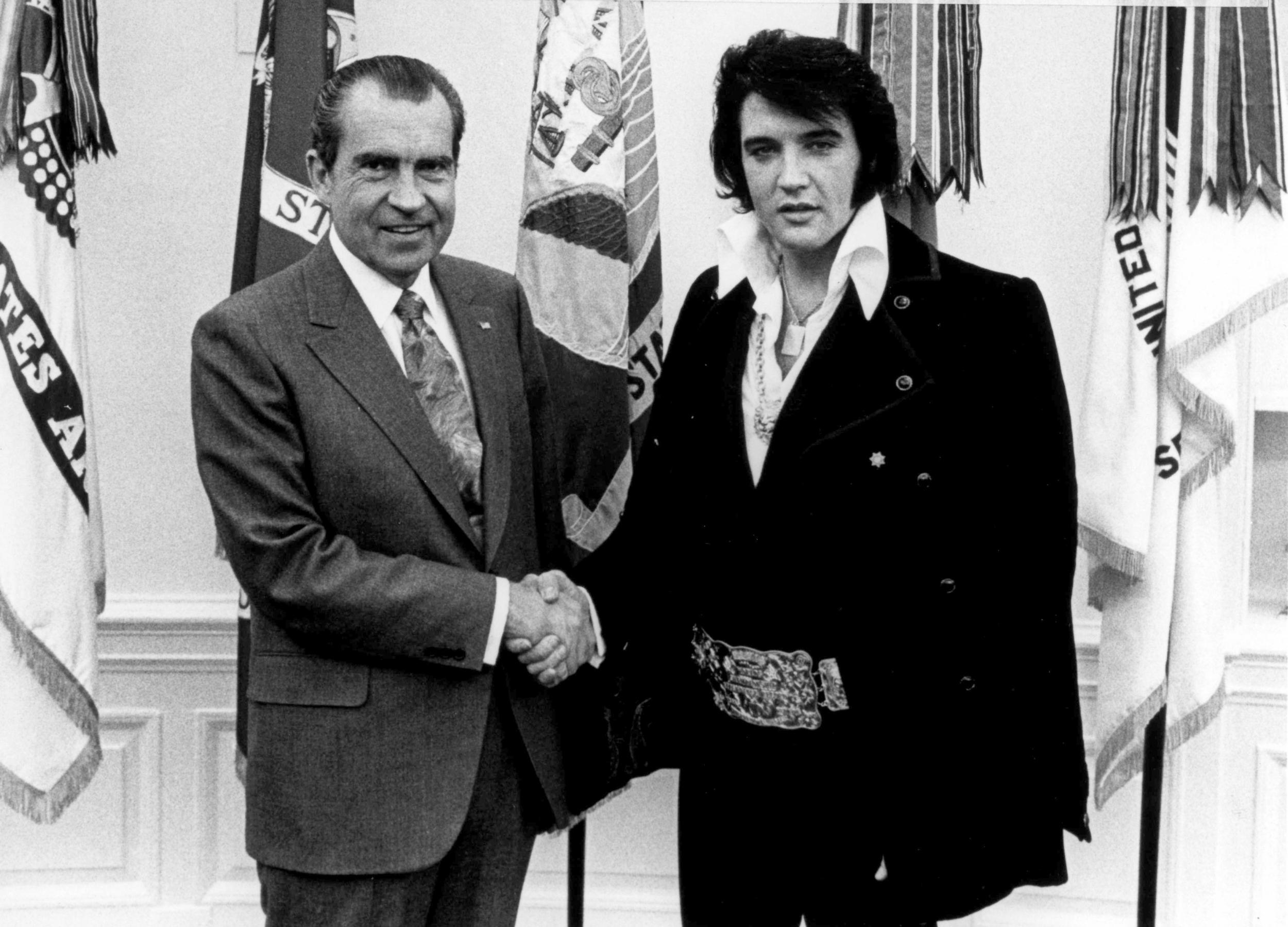 Elvis Presley meets Richard Nixon in December 1970