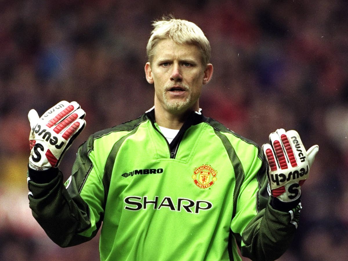 Peter Schmeichel: Former Manchester United goalkeeper becomes latest critic  of Louis van Gaal's style | The Independent | The Independent