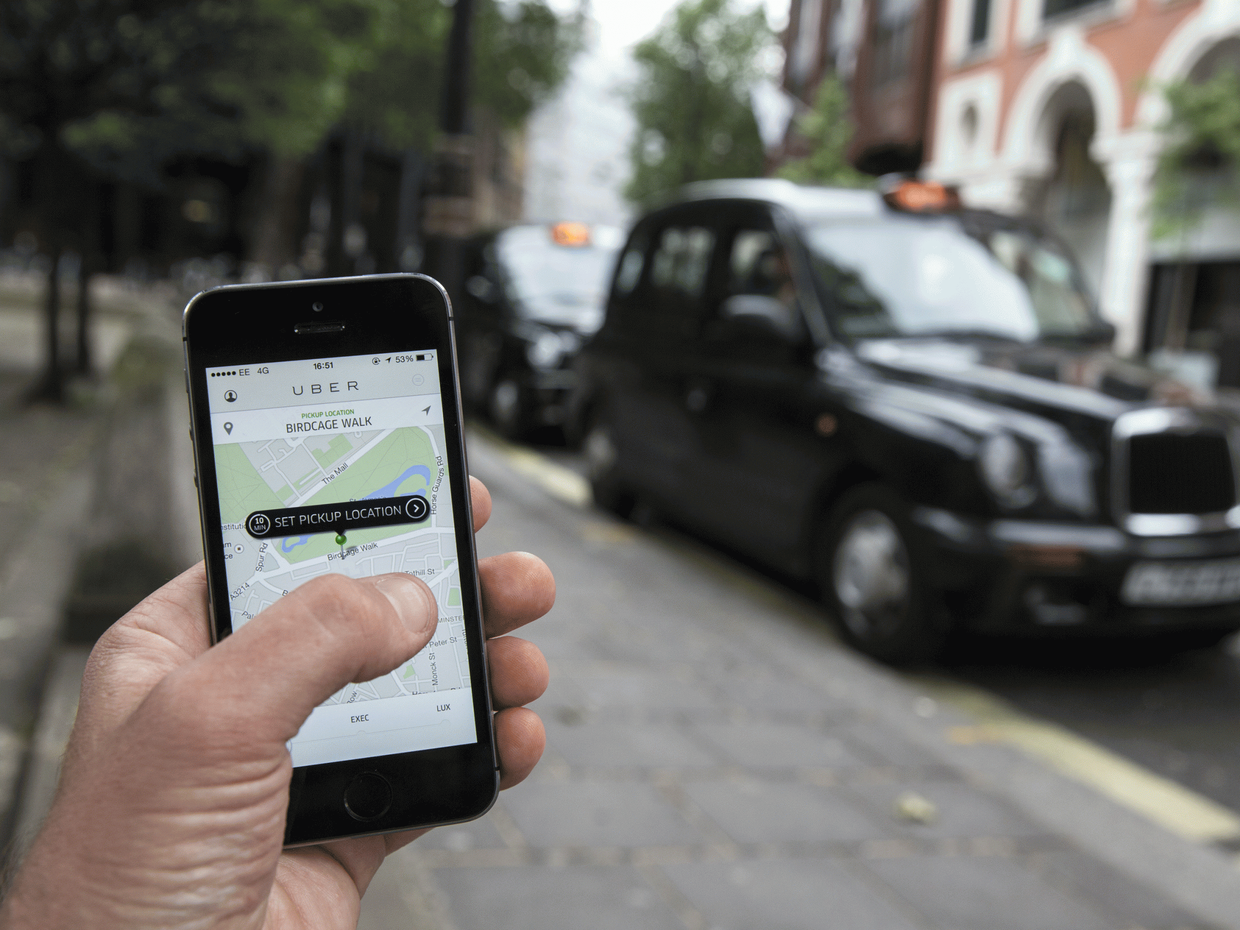 Uber criticises Sadiq Khan for favouring London black cabs