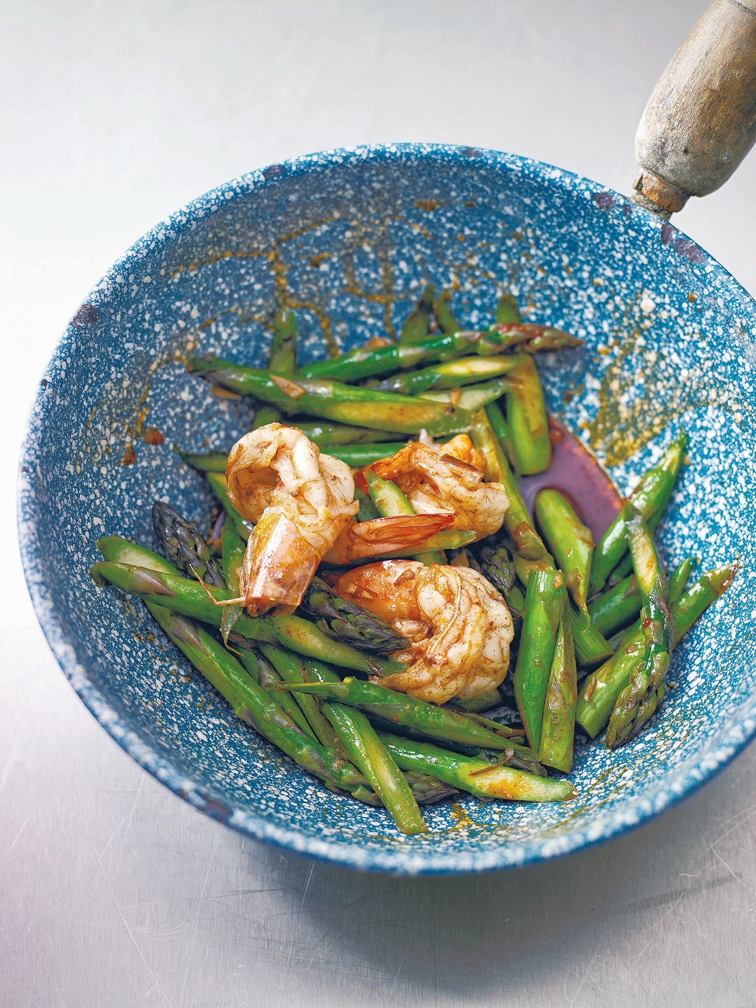 Prawn and asparagus stir fry