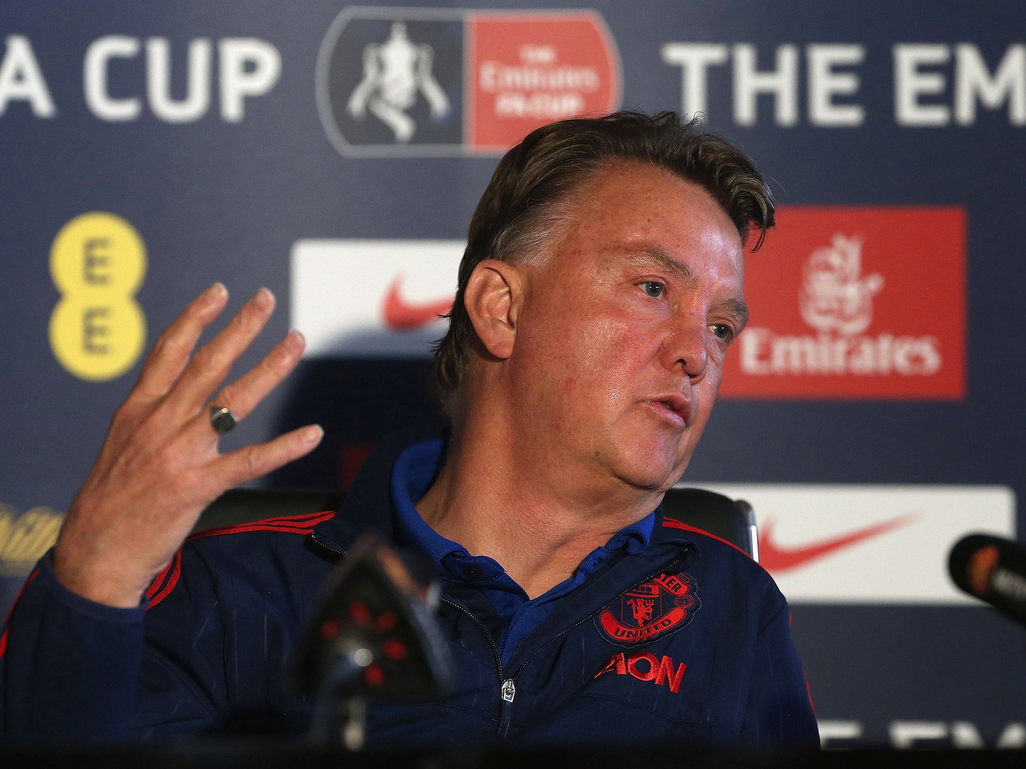 Louis van Gaal wants Manchester United to win the FA Cup final 'beautifully'