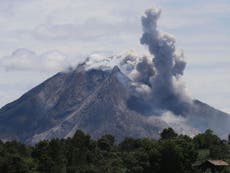 Indonesia volcano: Seven people killed by pyroclastic flow as Mount Sinabung erupts