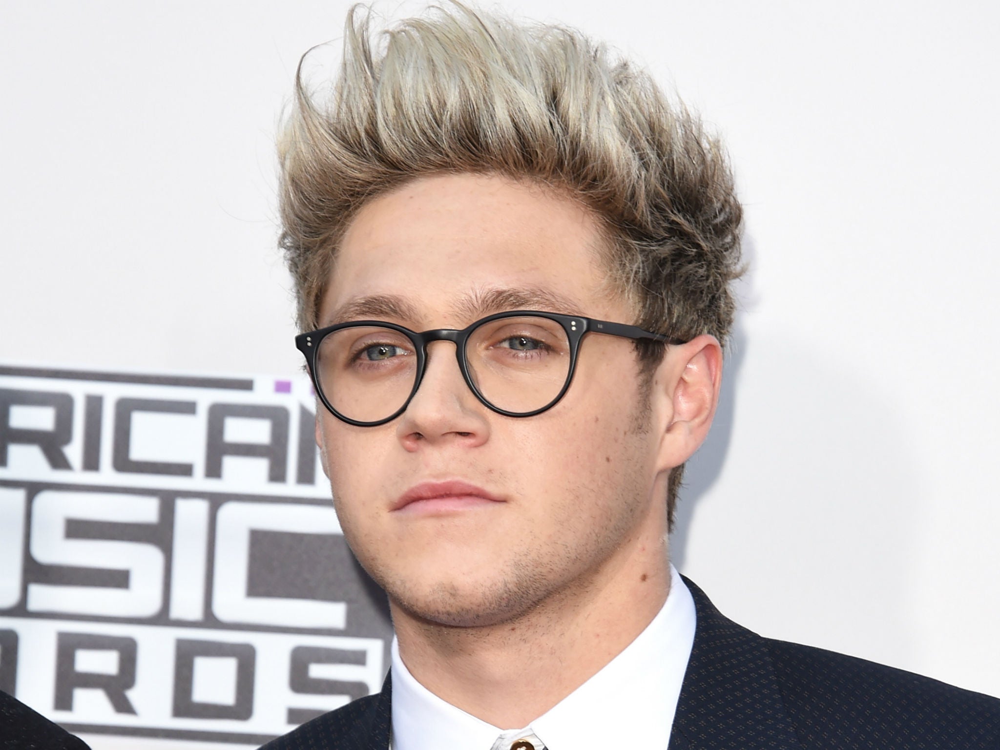 Niall Horan One Direction Star Pleads For Fans To Stop Sending Him