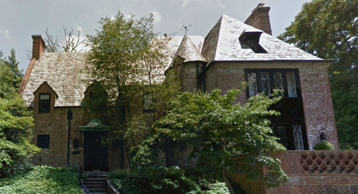 The house with nine bedrooms in Kalorama