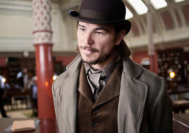 Josh Hartnett stars as Ethan Chandler, a troubled sharpshooter turned monster-hunter in ‘Penny Dreadful’