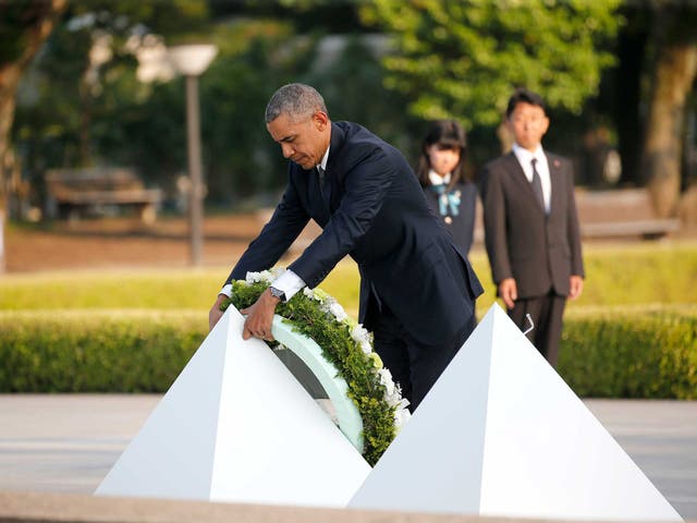 U.S. President Barack Obama lays a wreath at Hiroshima Peace Memorial Park in Hiroshima