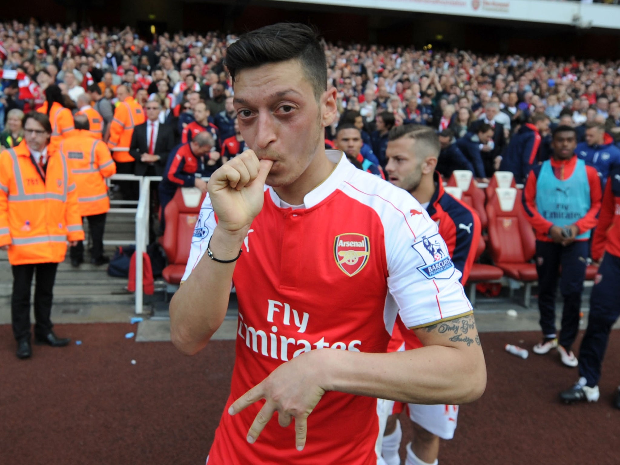 Ozil does not wish to rush into negotiations with Arsenal's hierarchy