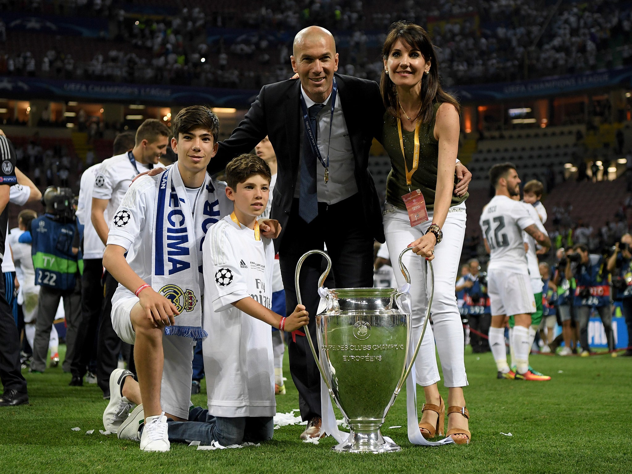 Zinedine Zidane celebrates the Champions League triumph with his family