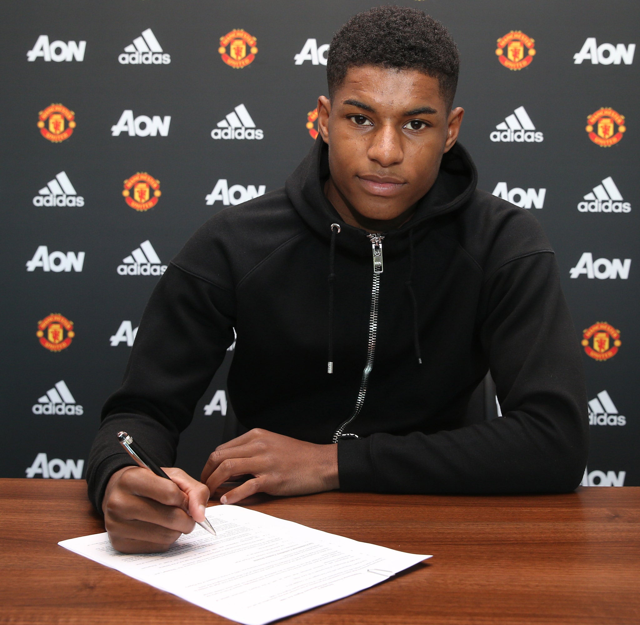 Marcus Rashford has signed a new contract with Manchester United until 2020