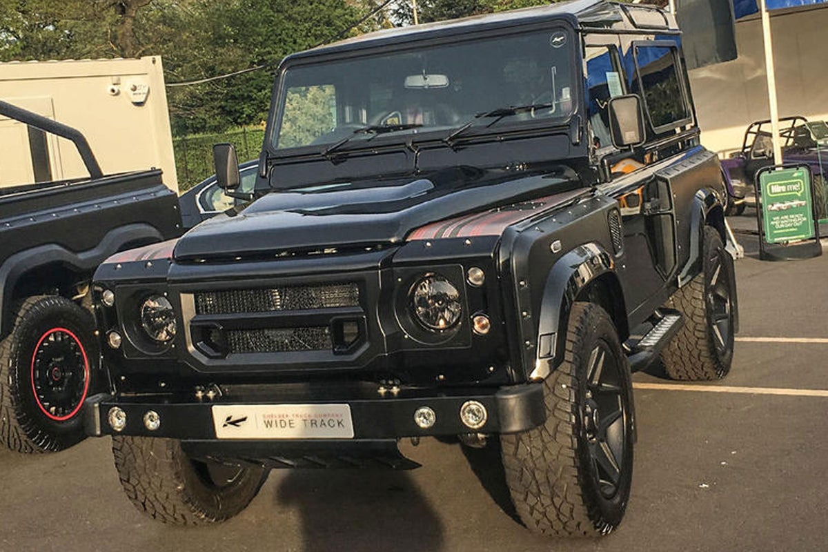 Kahn unveils luxury one-off Land Rover Defender with £65,000 price tag ...