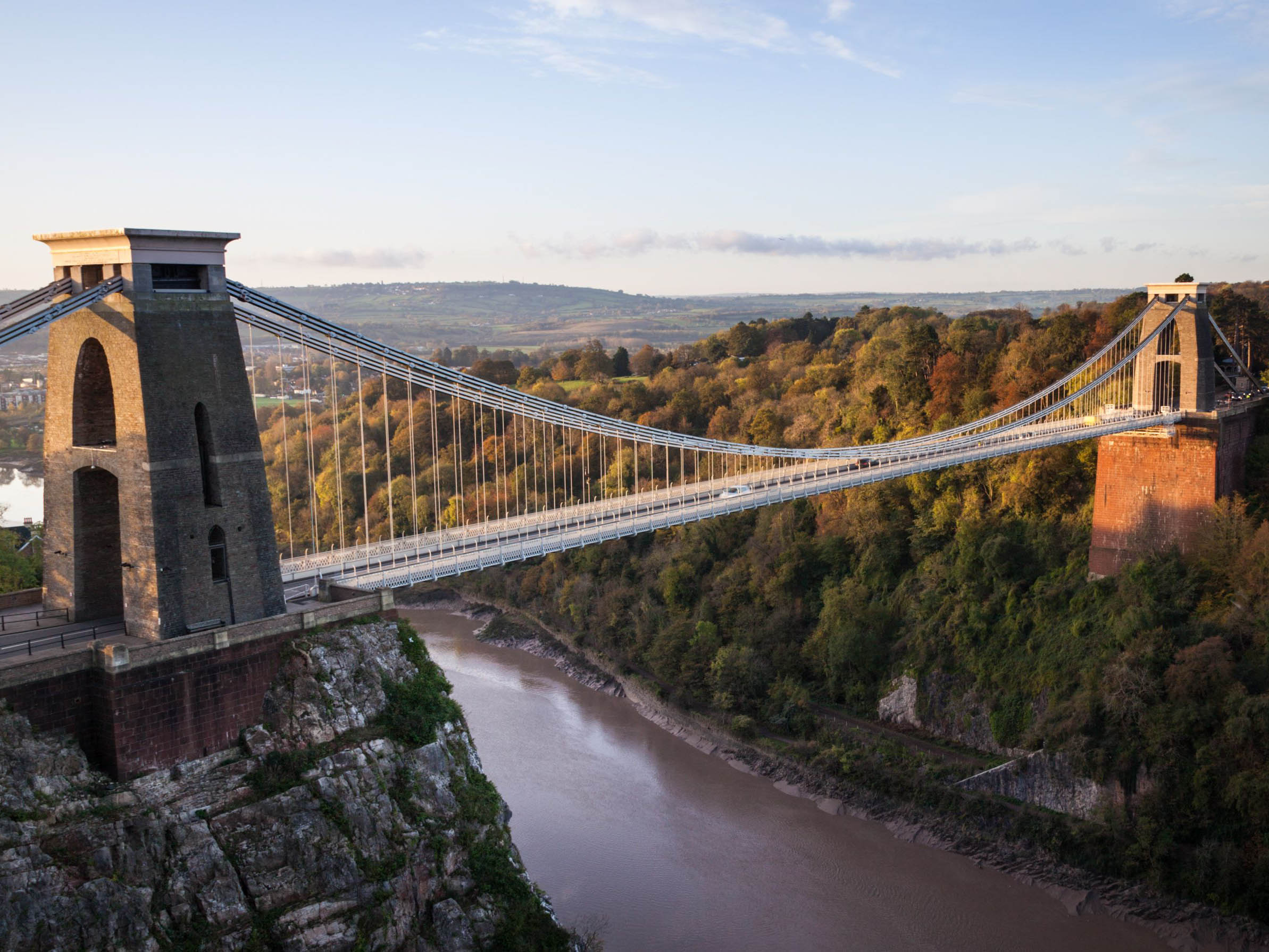 Uk most. Автодорожный висячий мост Англии. Clifton Suspension Bridge. Мост Фэймос. Мосты висячие самые известные.