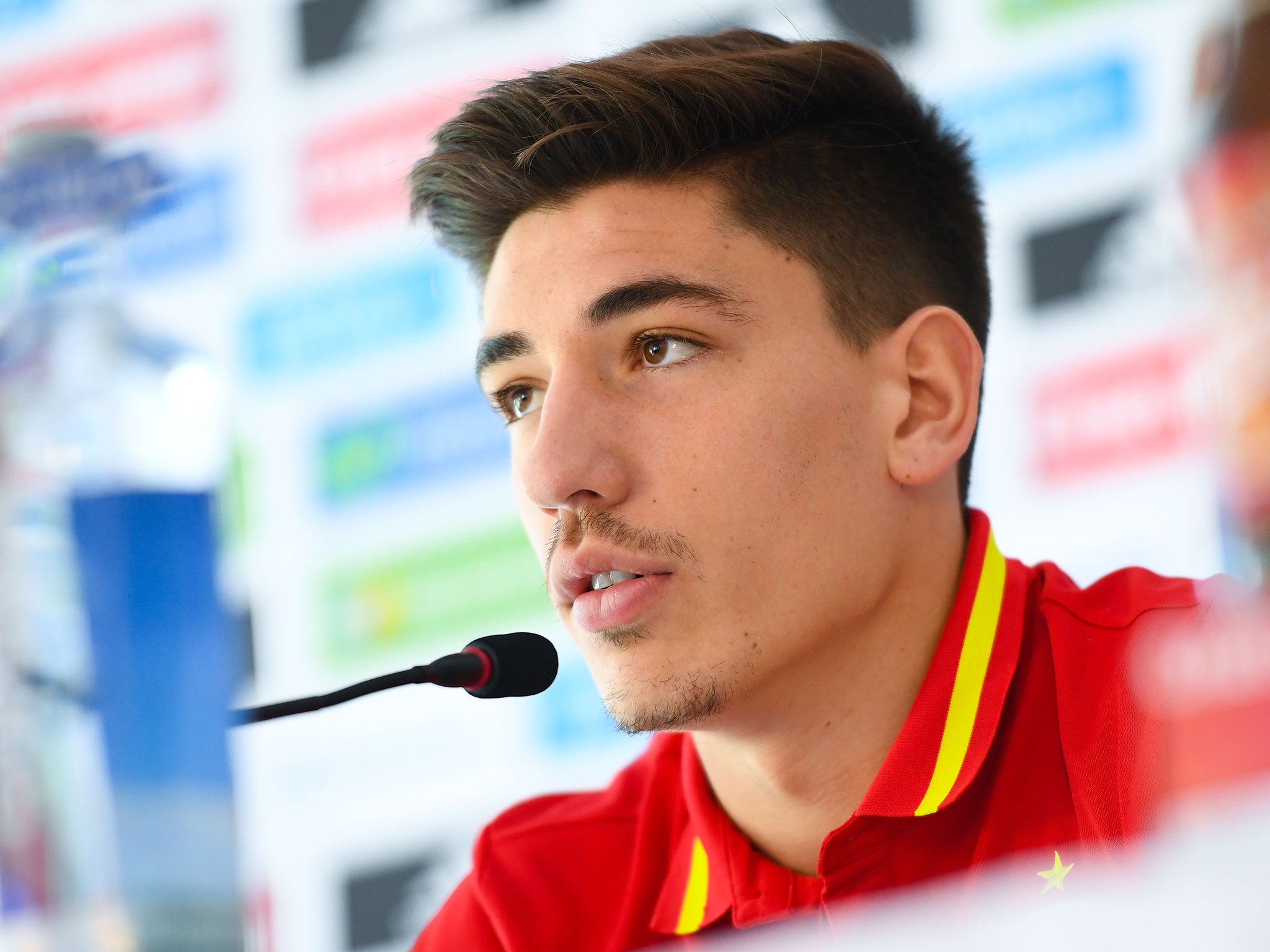 Loving this hairstyle. Hector Bellerin