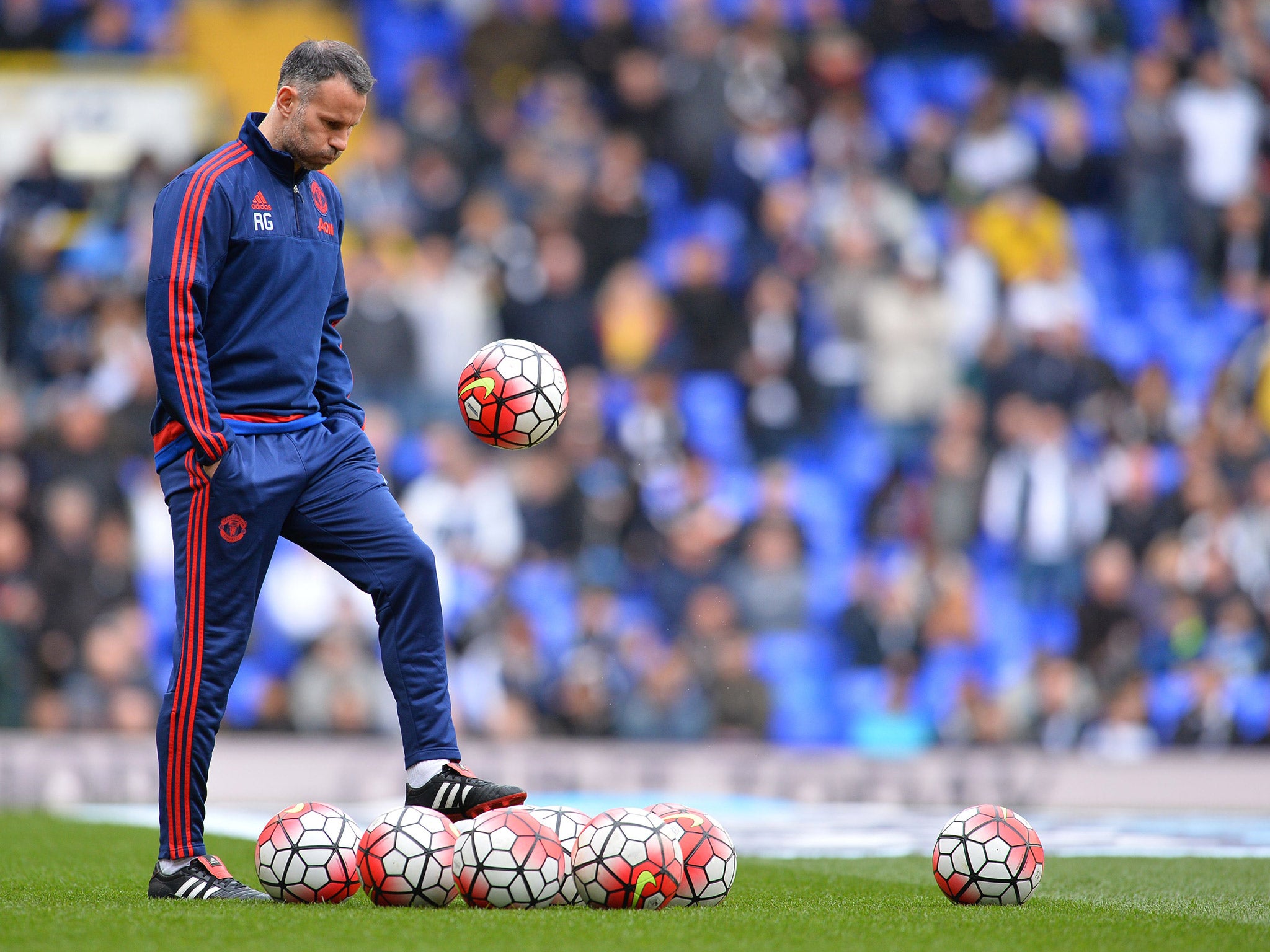 Ryan Giggs could stay at Manchester United in a role of his choosing