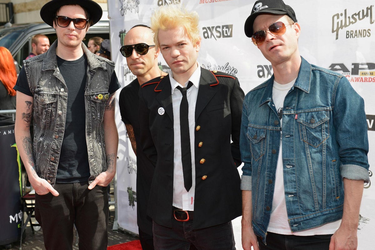 Sum 41 share details of first new album in five years 13 Voices | The ...