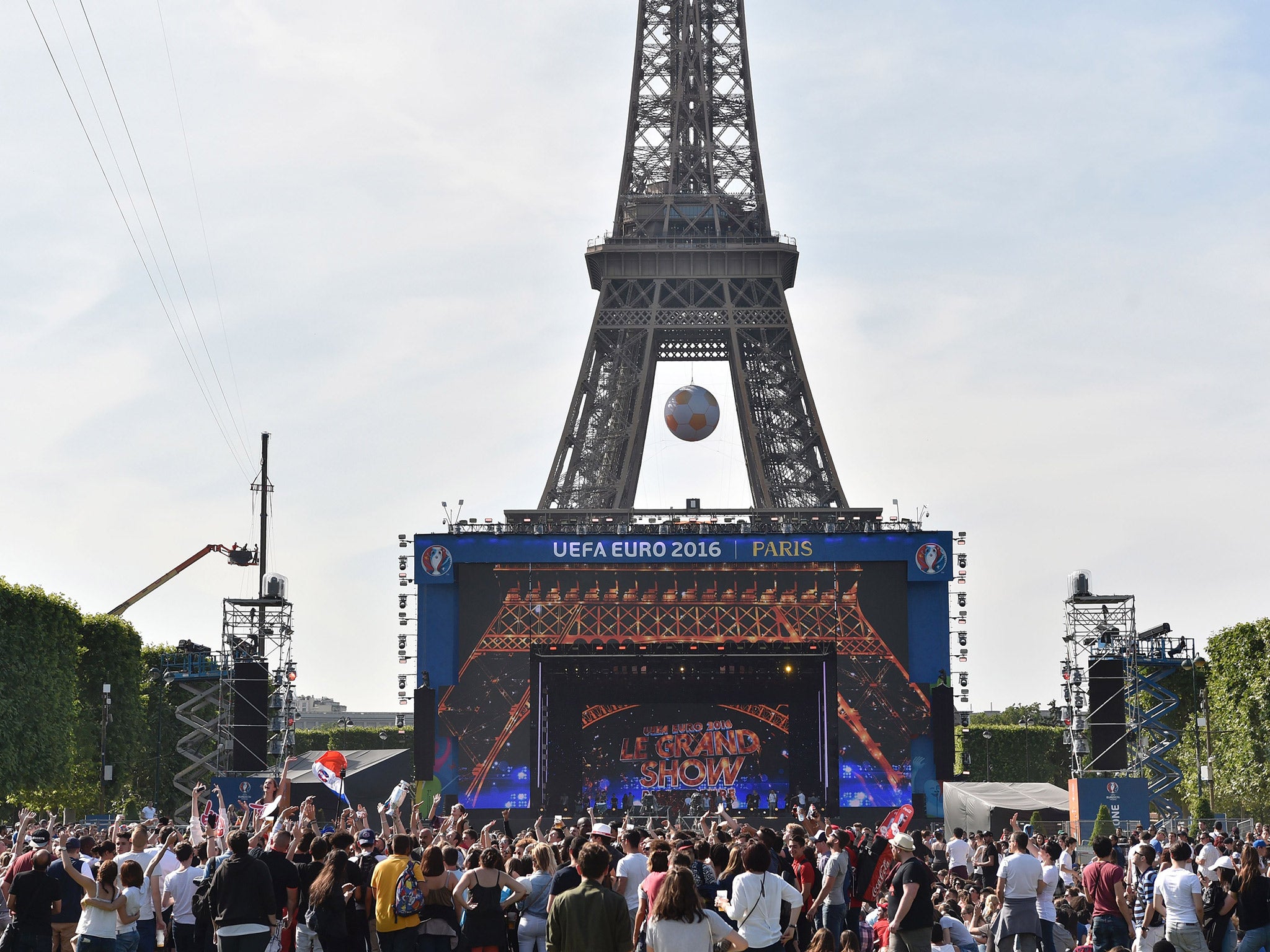 Bars and restaurants will not be able to show Euro 2016 matches outside